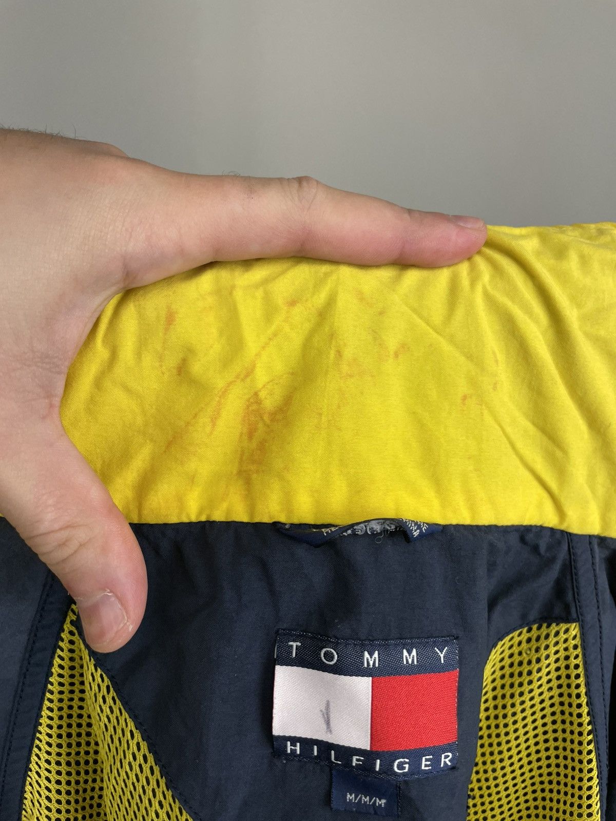 Tommy Hilfiger Vintage tommy hilfiger nylon jacket with big logo size M Size US M / EU 48-50 / 2 - 10 Thumbnail