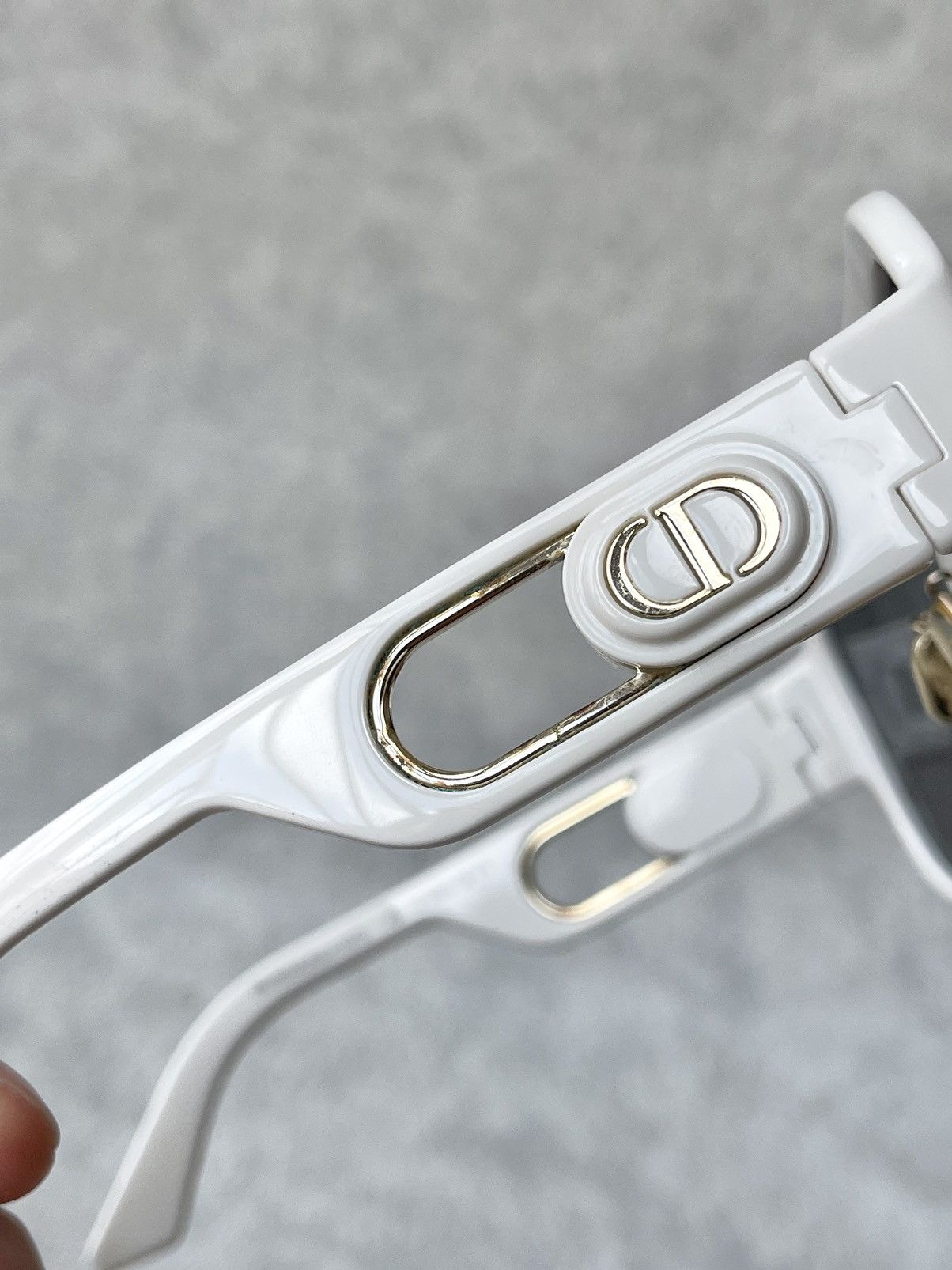 Dior Dior DiorBobbySport M1U Shield Sunglasses White Size ONE SIZE - 18 Thumbnail