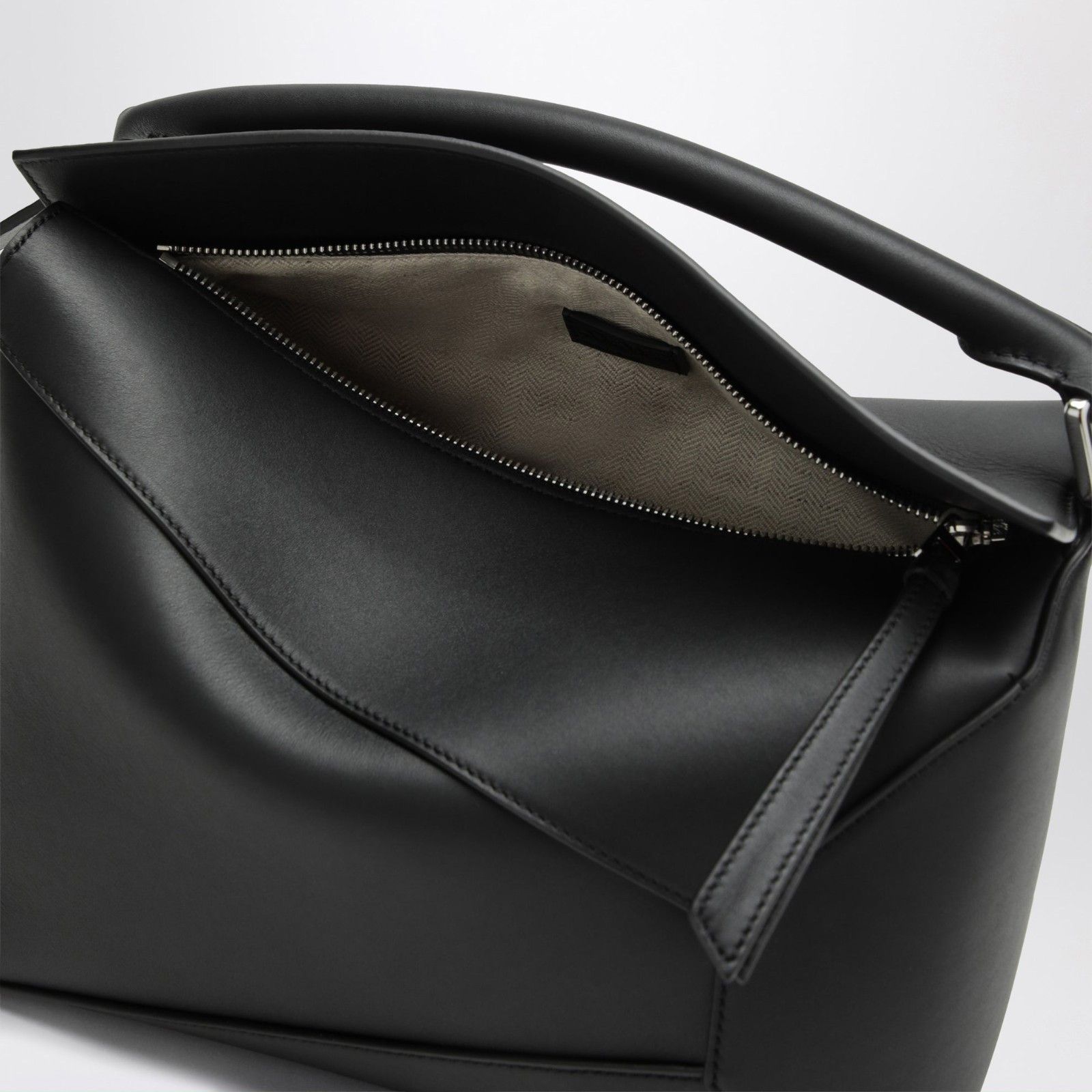 Loewe LOEWE $4100 Medium Puzzle Edge Black Calfskin Shoulder Bag N Size ONE SIZE - 3 Thumbnail
