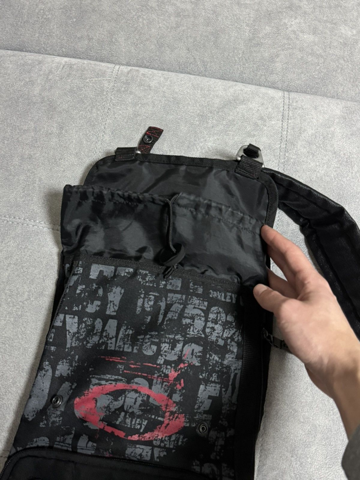 Oakley Vintage Rare Oakley sling crossbody bag backpack Size ONE SIZE - 11 Thumbnail