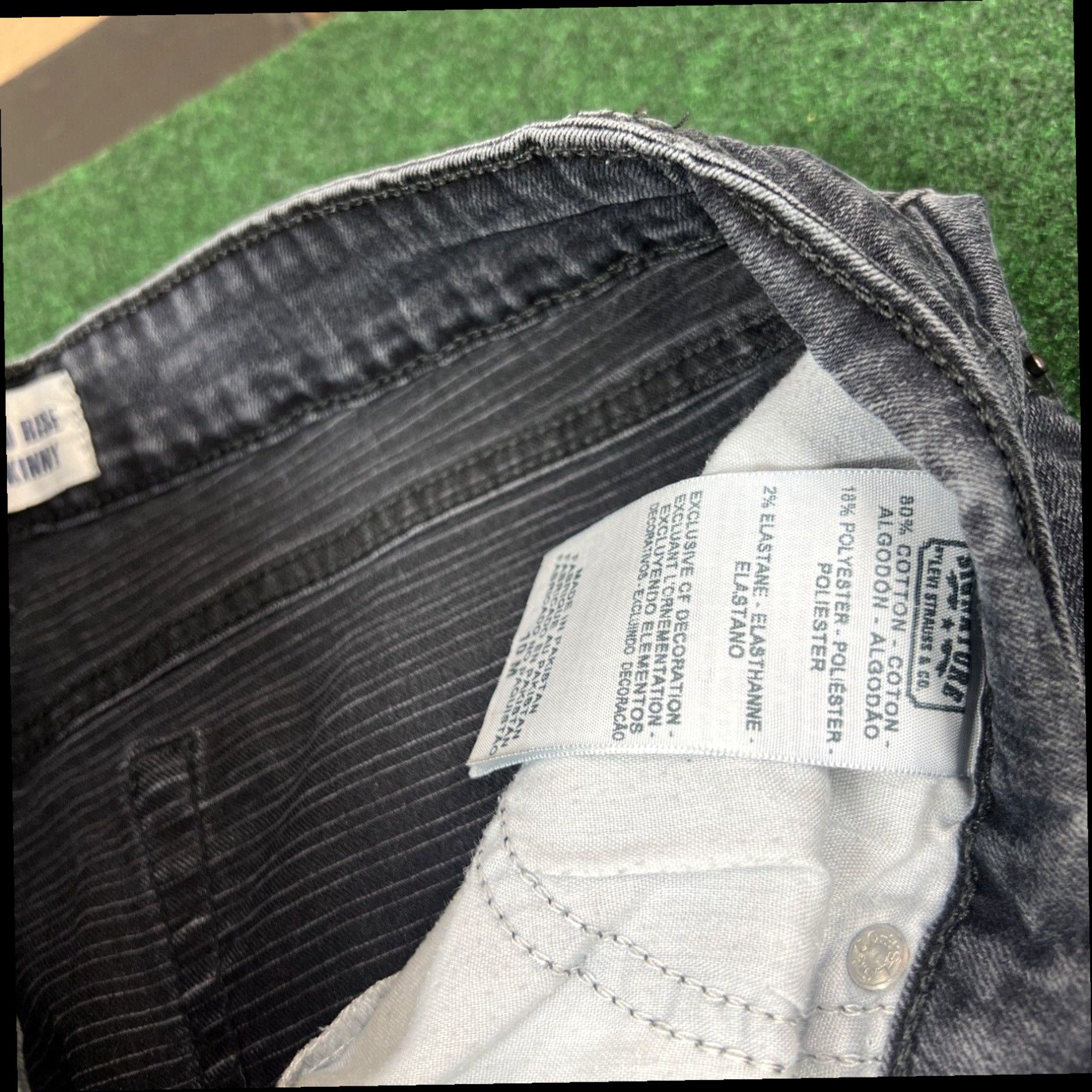 Levi's Levis Mid Rise Skinny Womens 10M 30x30 Black Jeans Size 32" / US 10 / IT 46 - 4 Thumbnail