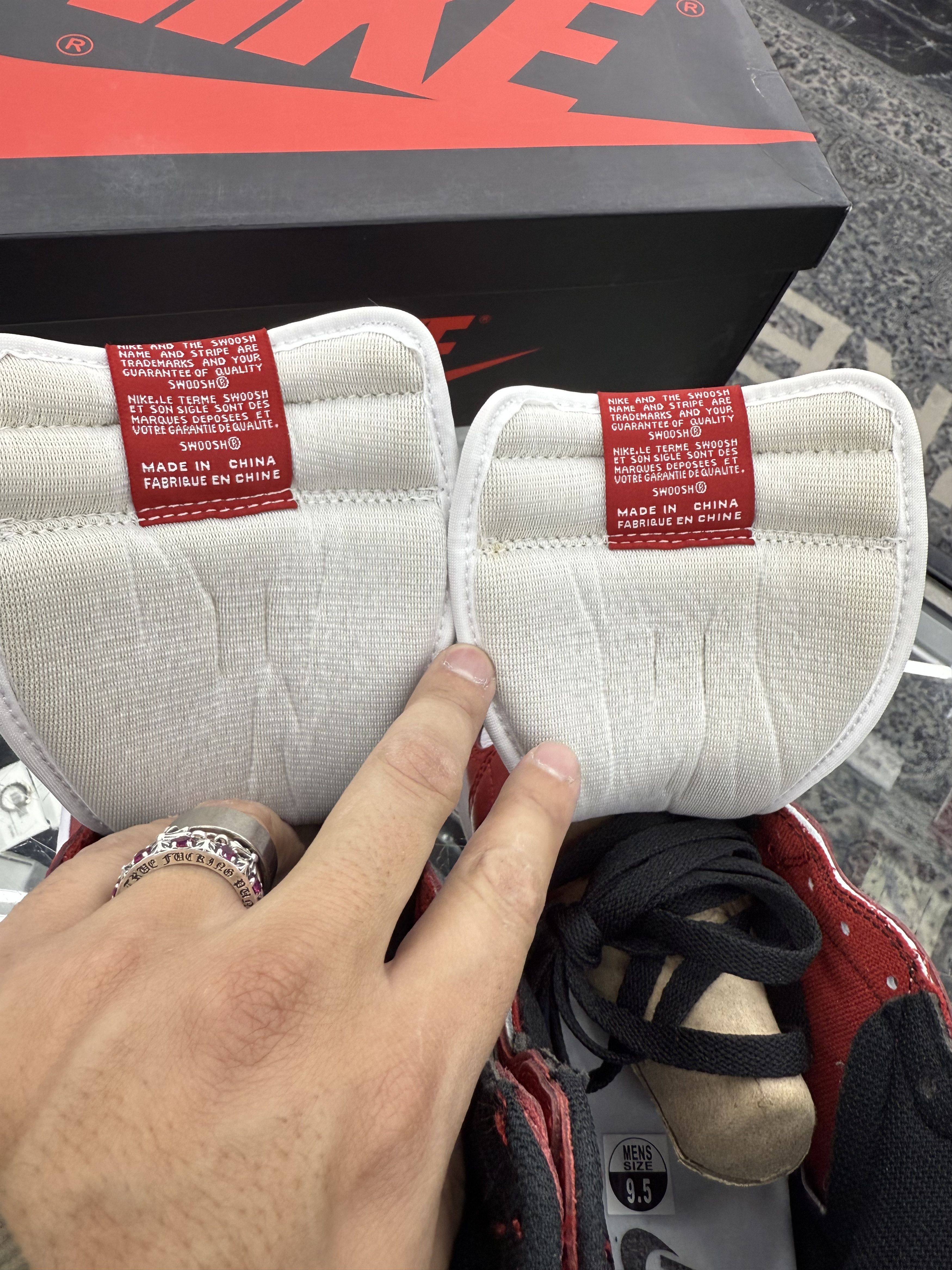 Jordan Brand 1 Retro High OG Chicago Size US 9.5 / EU 42-43 - 8 Thumbnail
