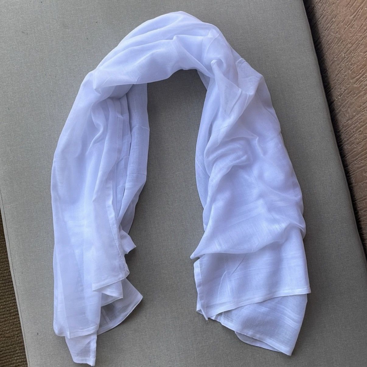 Other White lightweight scarf Size ONE SIZE - 3 Thumbnail
