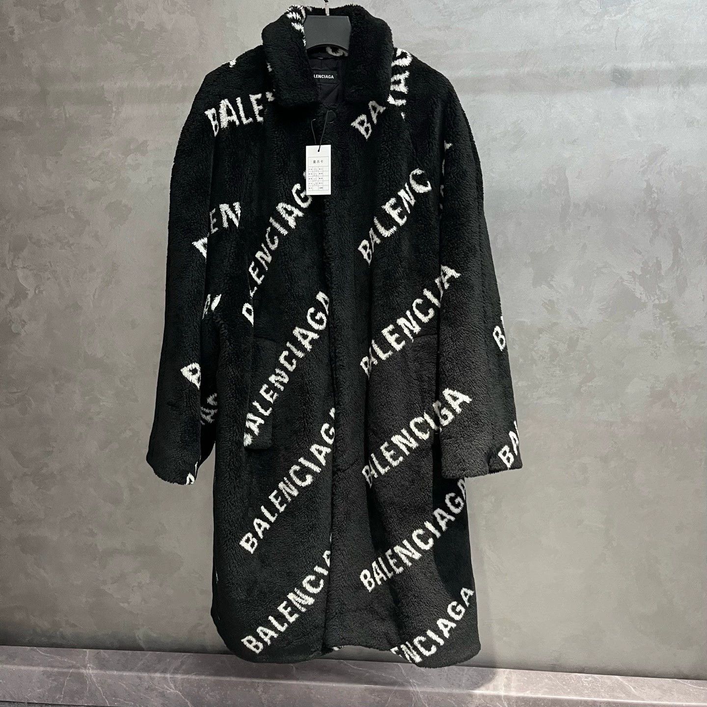 Balenciaga Balenciaga Black Faux Fur Long Coat - dmc Size US L / EU 52-54 / 3 - 1 Thumbnail