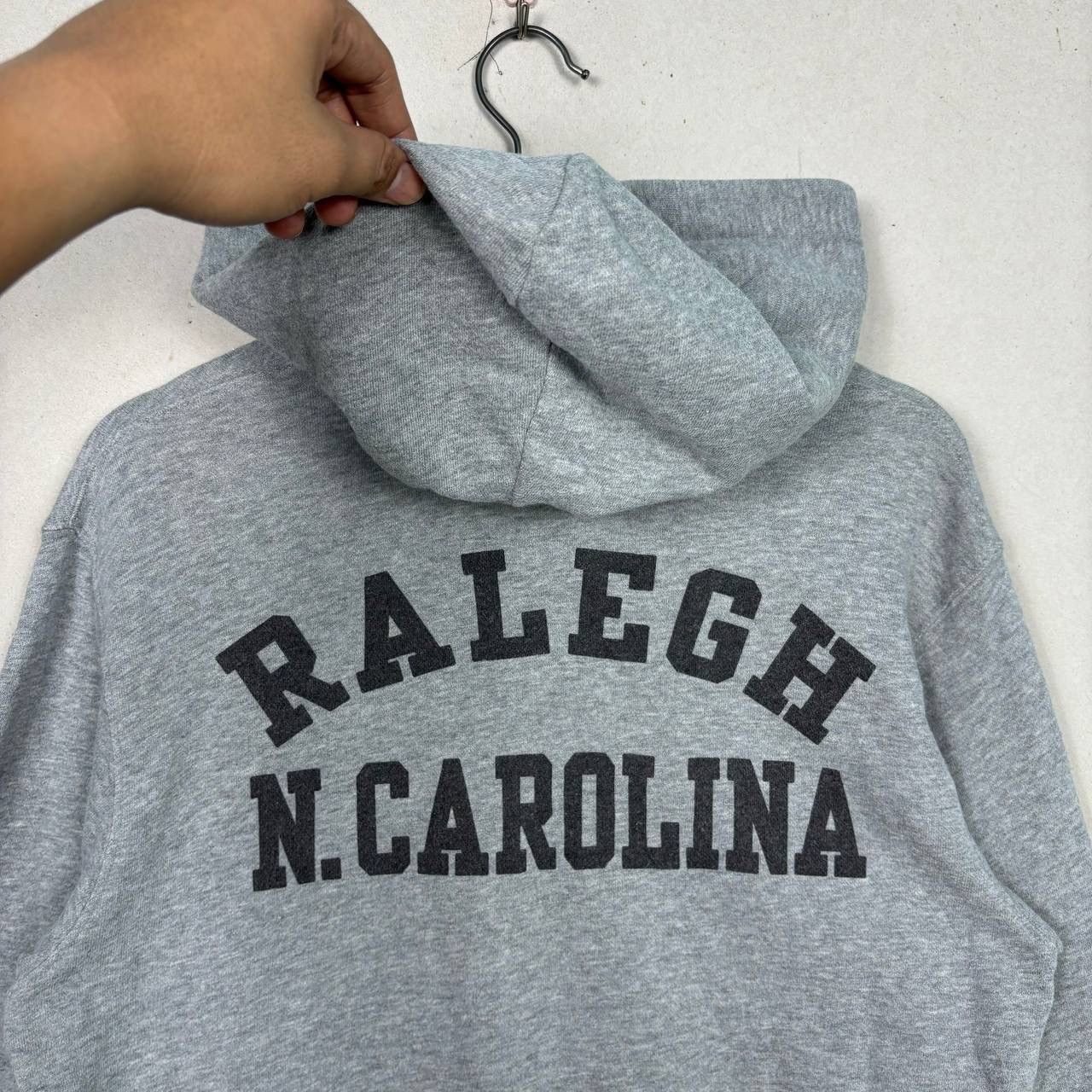 Champion Vintage Champion North Carolina Raleigh Hoodie Grey Medium Size US M / EU 48-50 / 2 - 4 Thumbnail