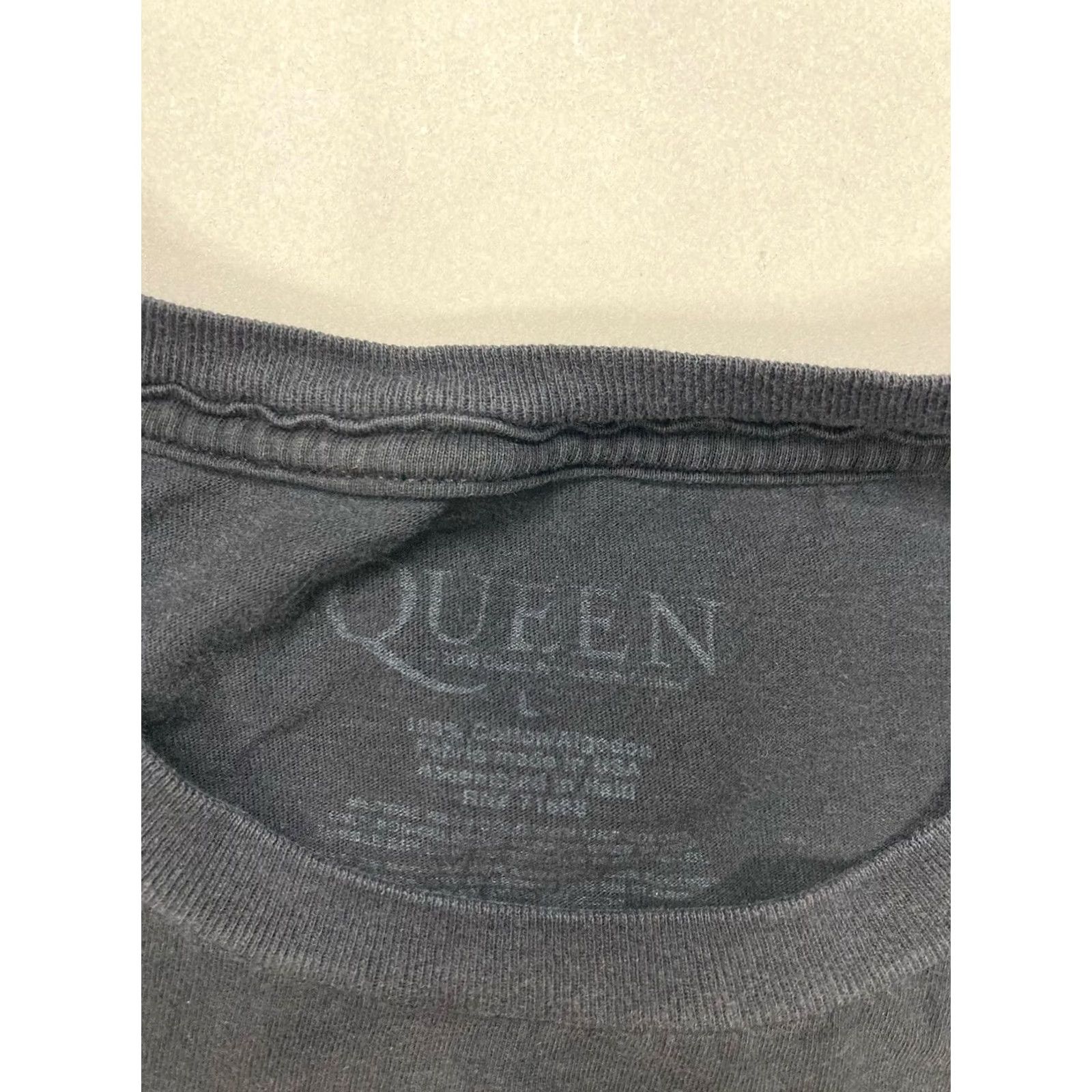 Vintage VINTAGE Queen We Will Rock You Graphic T-shirt Women L Black Music Size L / US 10 / IT 46 - 7 Thumbnail