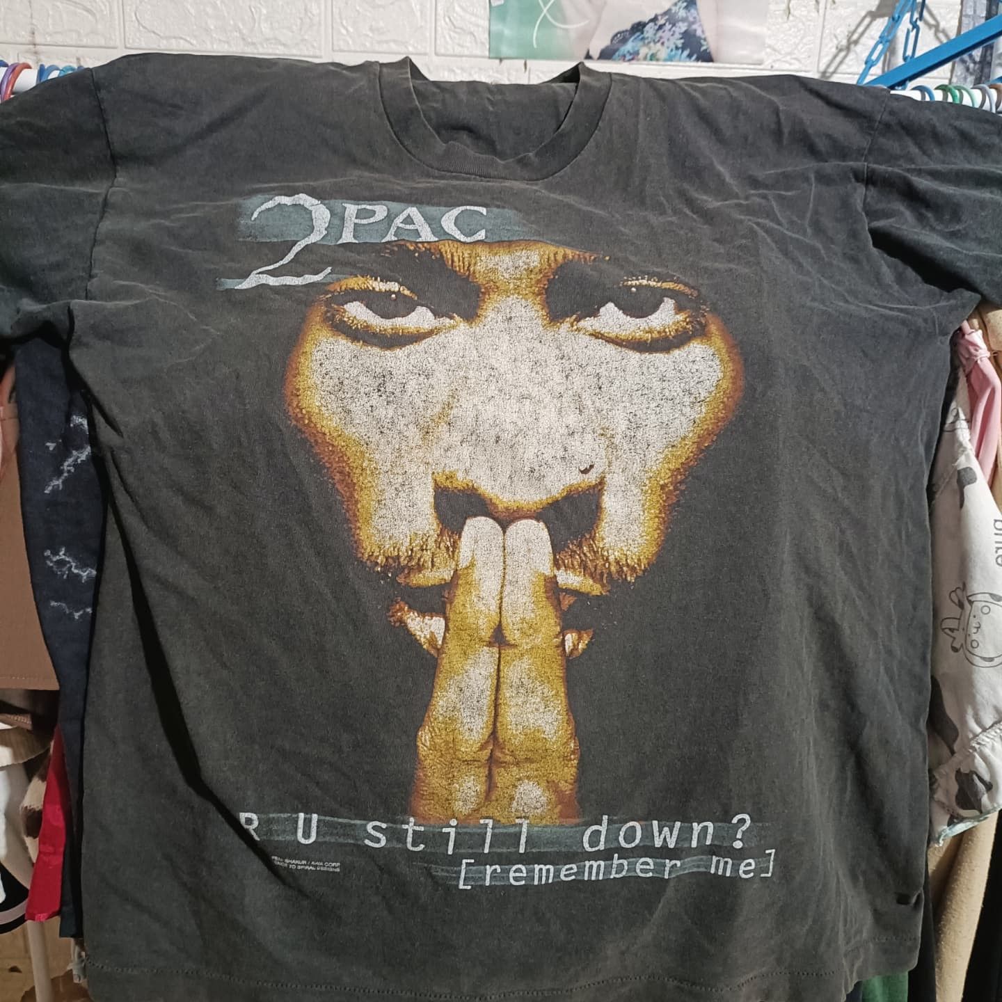 Rap Tees 2PAC 90' PEACE HAND Size US XL / EU 56 / 4 - 1 Thumbnail