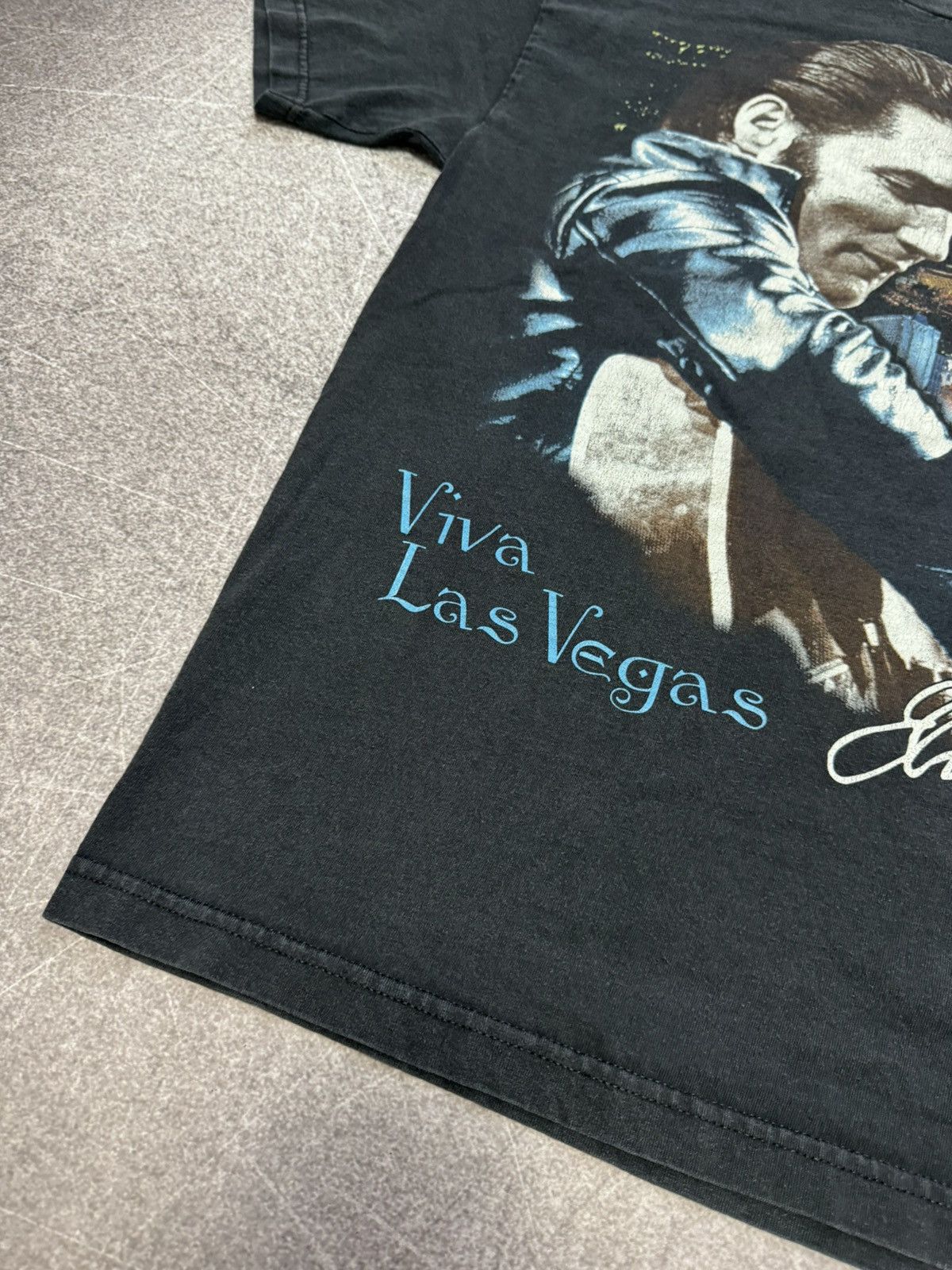 Vintage Vintage 1997 Elvis Presley Viva Las Vegas Tee Music USA Size US L / EU 52-54 / 3 - 6 Thumbnail