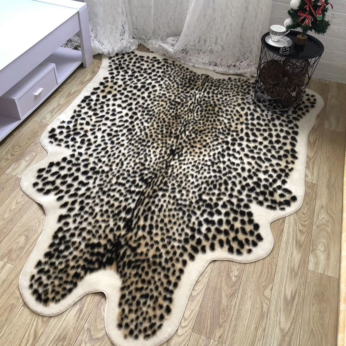 Handmade Handmade Plush Faux Fur Leopard Carpet Rug Size ONE SIZE - 4 Thumbnail