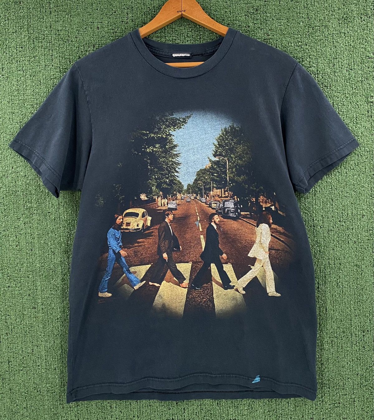 Vintage Vintage 1999 The Beatles Abbey Road T-shirt Small Distressed Size US S / EU 44-46 / 1 - 1 Thumbnail