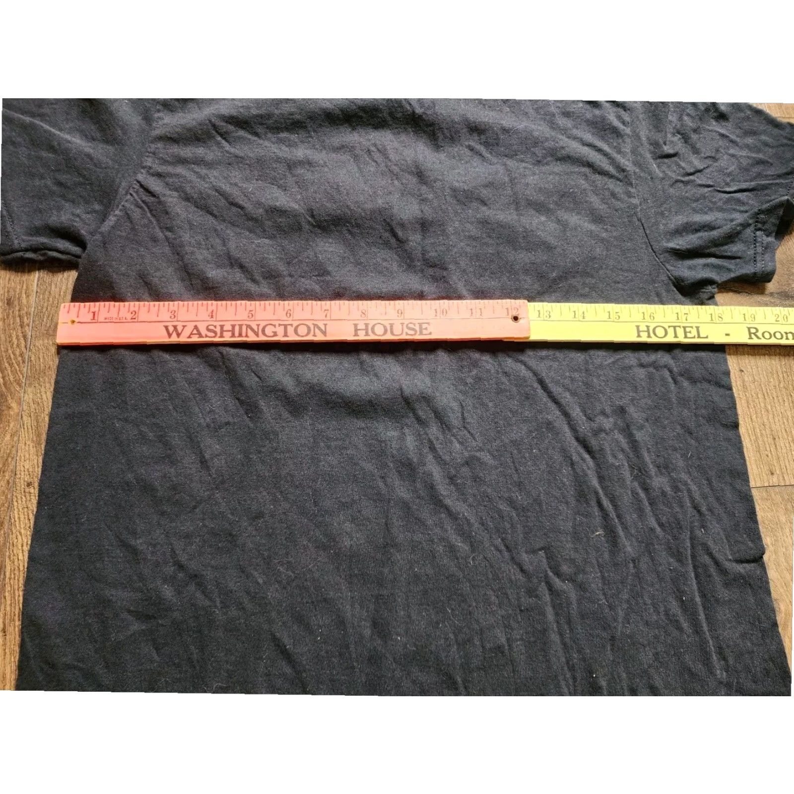 Vintage ACDC Back In Black Graphic T Shirt Black Cotton Short Sleeve Mens Regular Fit Size US S / EU 44-46 / 1 - 3 Thumbnail