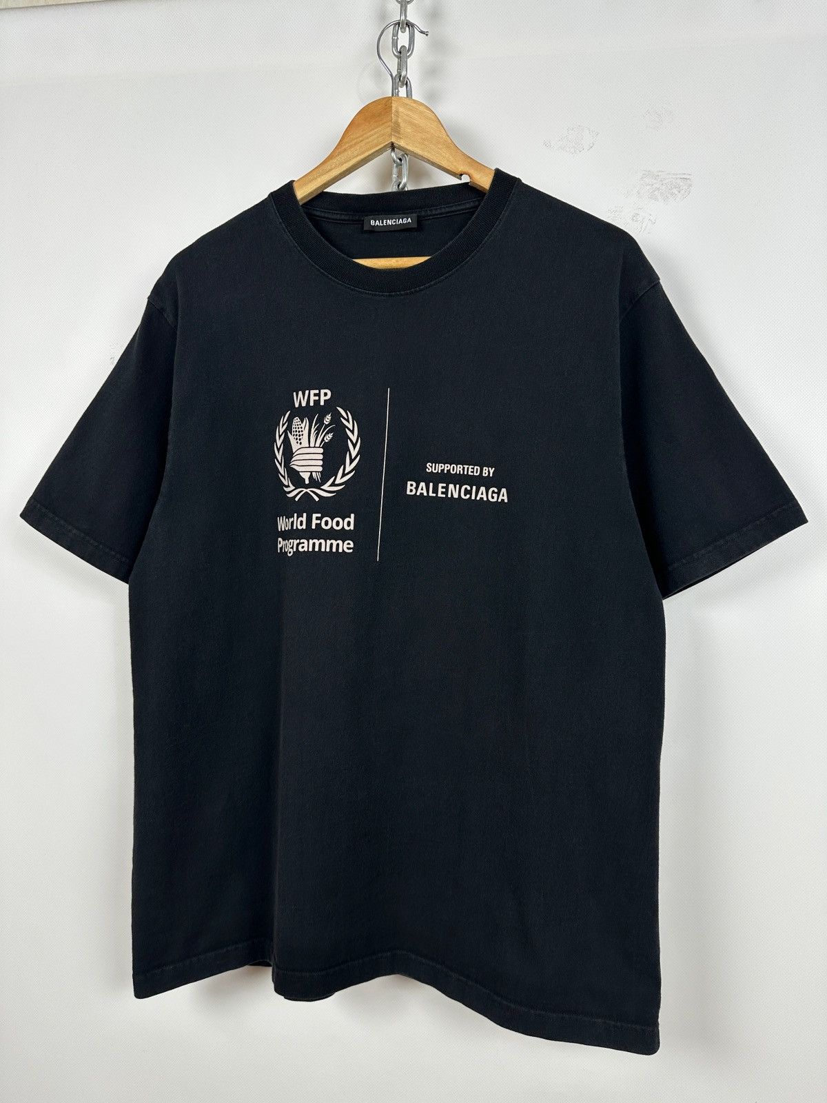 Balenciaga Balenciaga WFP World Wood Programme Supports Black T-Shirt Size US L / EU 52-54 / 3 - 9 Thumbnail