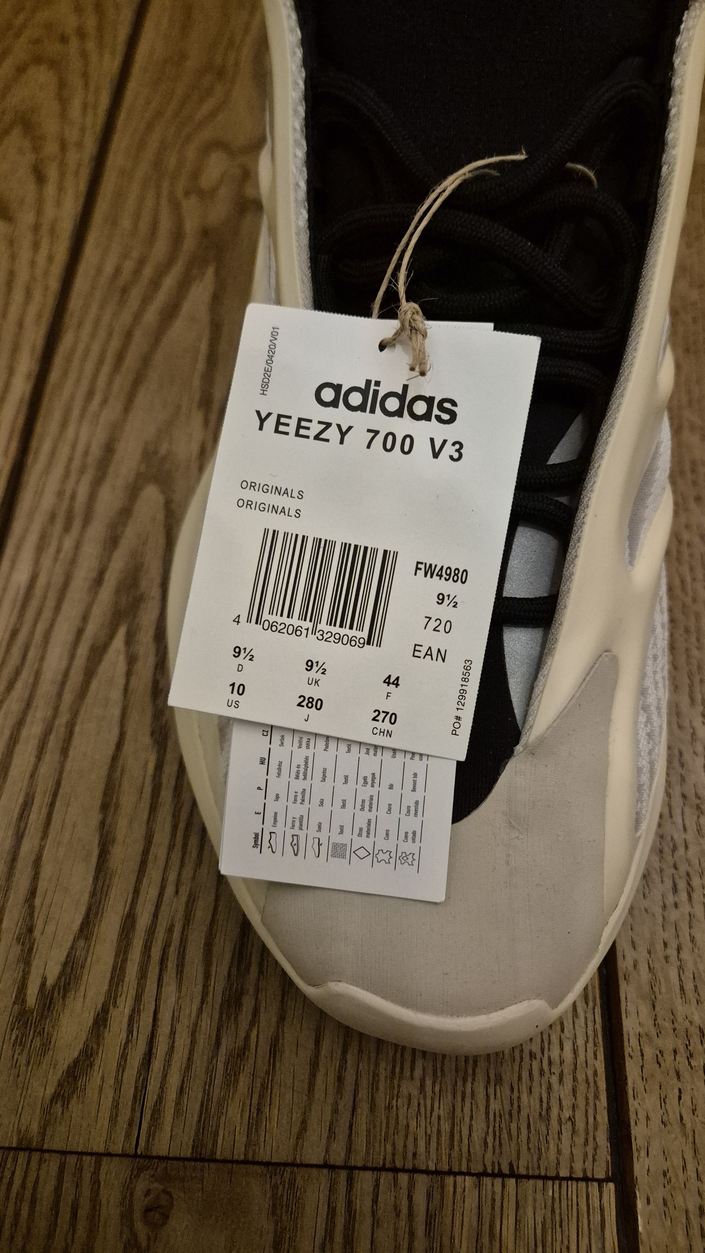 Yeezy adidas Yeezy 700 V3 Azael Size US 11 / EU 44 - 4 Thumbnail