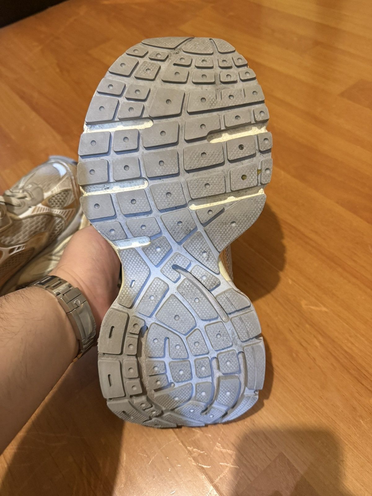 Balenciaga Balenciaga 3xl eggshell Size US 9 / EU 42 - 15 Thumbnail