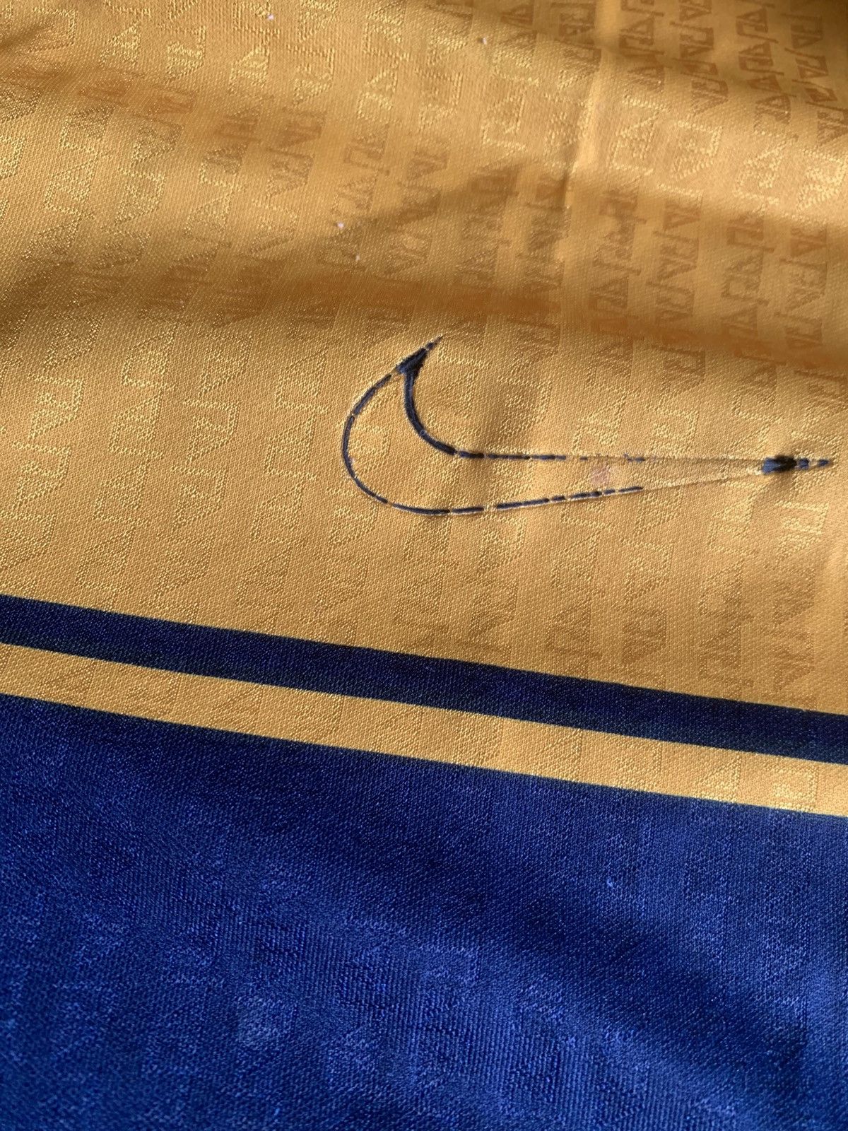 Other Vintage Arsenal away jersey Size US XL / EU 56 / 4 - 4 Thumbnail