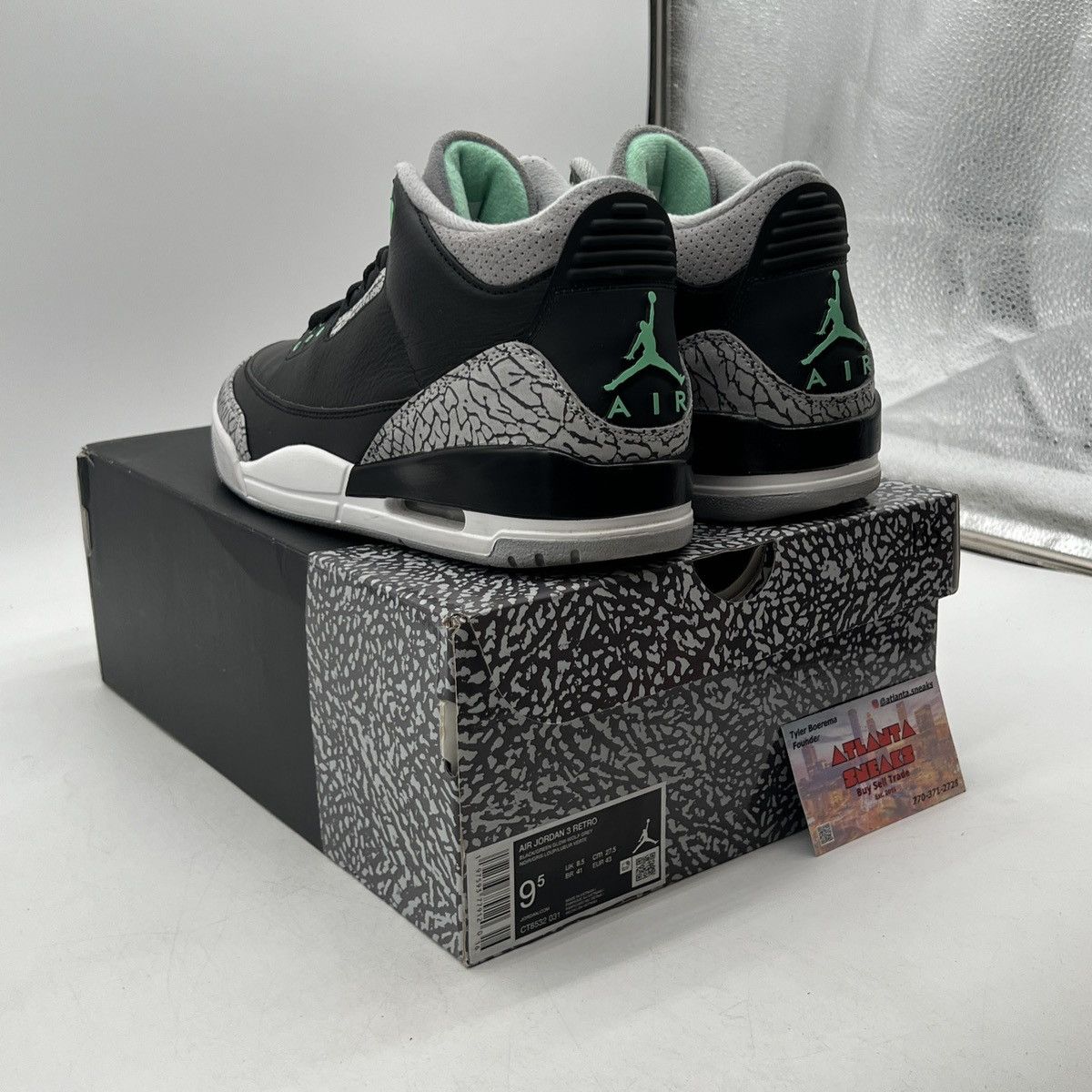 Jordan Brand Air Jordan 3 green glow Size US 9.5 / EU 42-43 - 4 Thumbnail