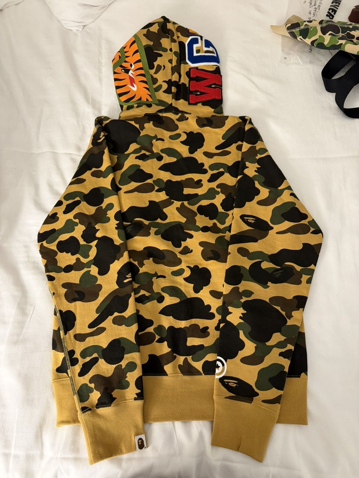Bape BAPE Shark Yellow Camo Full Zip Size US M / EU 48-50 / 2 - 3 Thumbnail