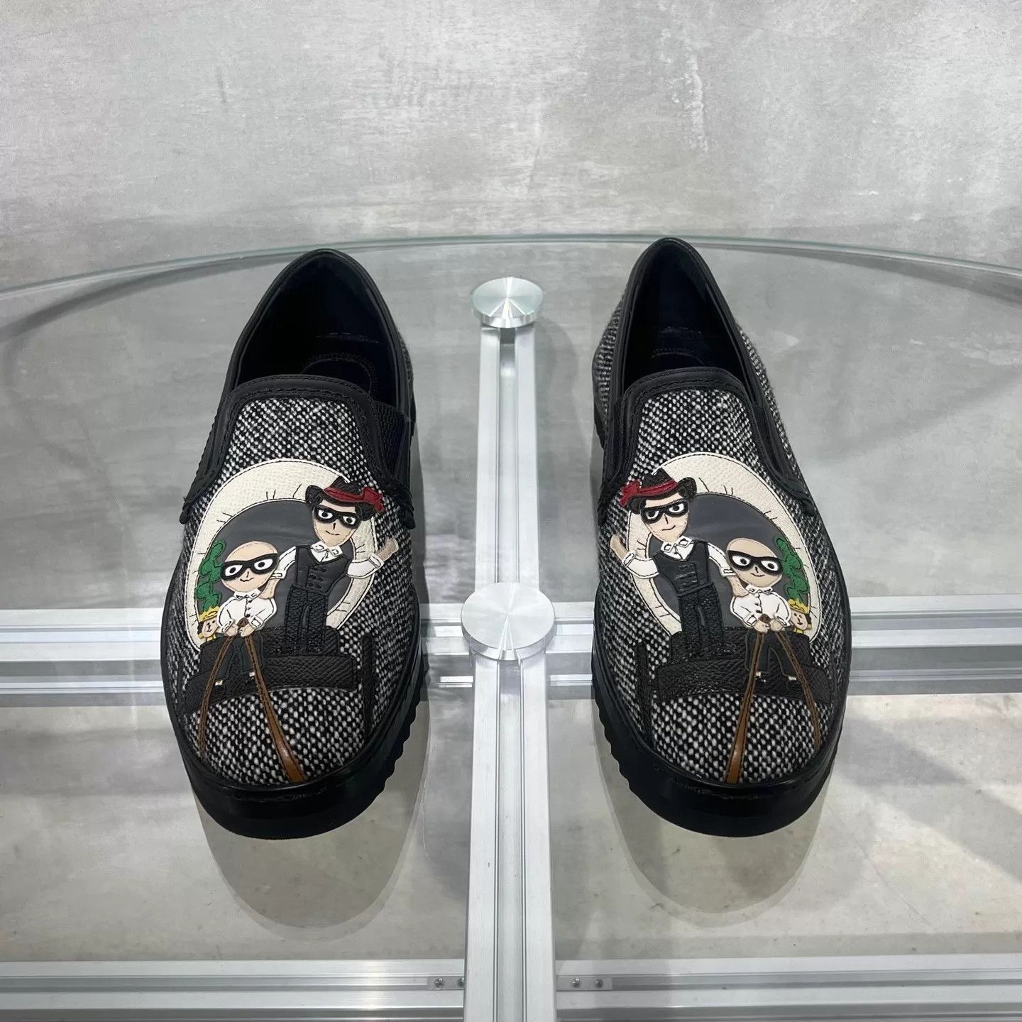 Dolce & Gabbana Dolce & Gabbana Cartoon Casual Shoes Black 40 Size US 7 / EU 40 - 1 Thumbnail
