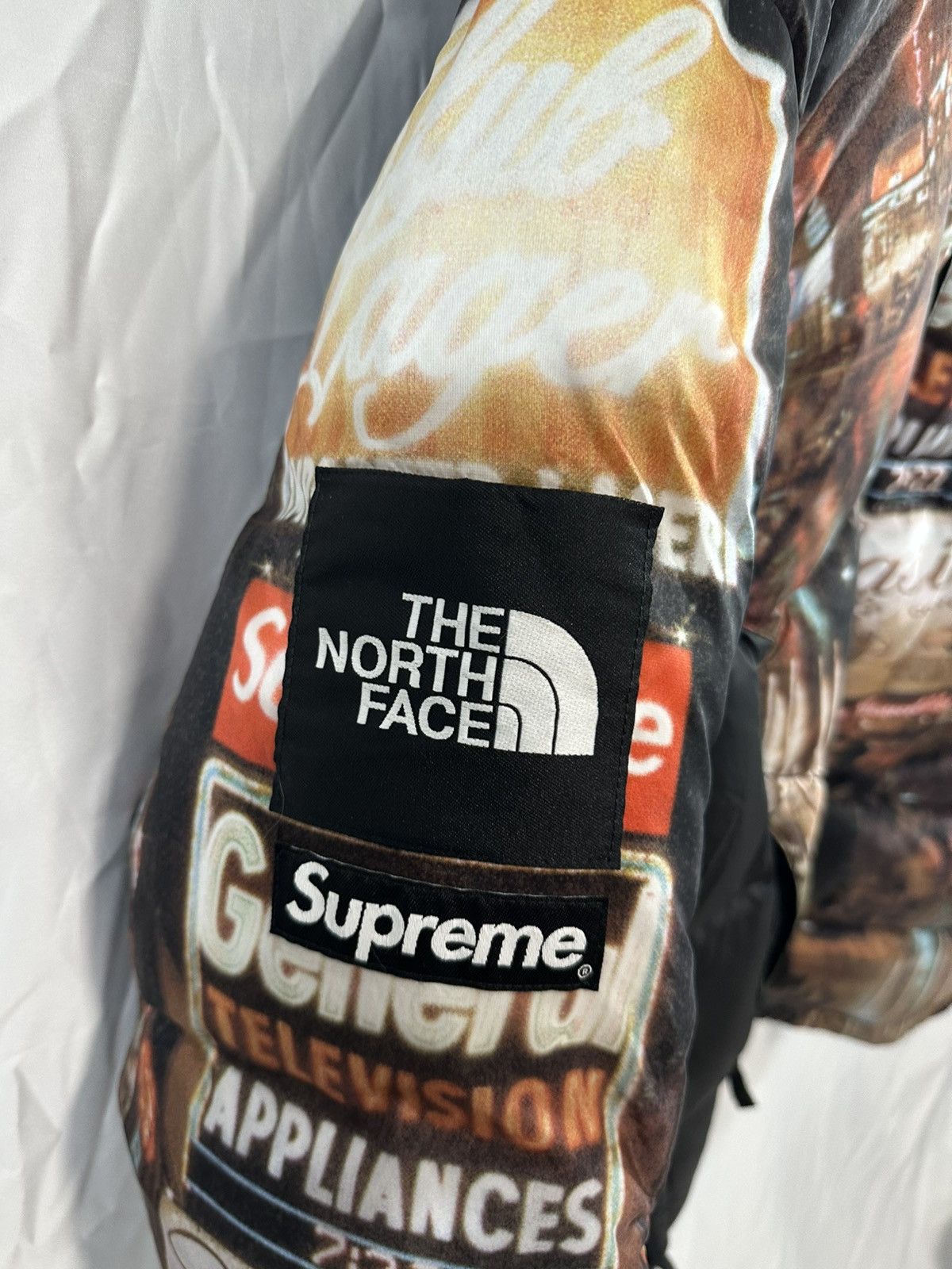 Supreme × The North Face Supreme X The North face bomber Size US M / EU 48-50 / 2 - 9 Thumbnail