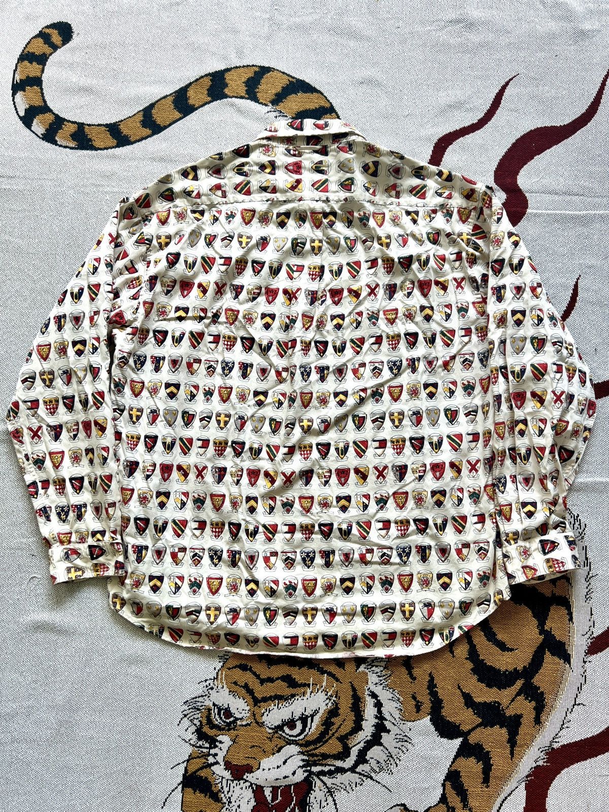 Tommy Hilfiger × Vintage Tommy Hilfiger vintage 90s cream & multi-coloured shirt Size US XXL / EU 58 / 5 - 6 Thumbnail