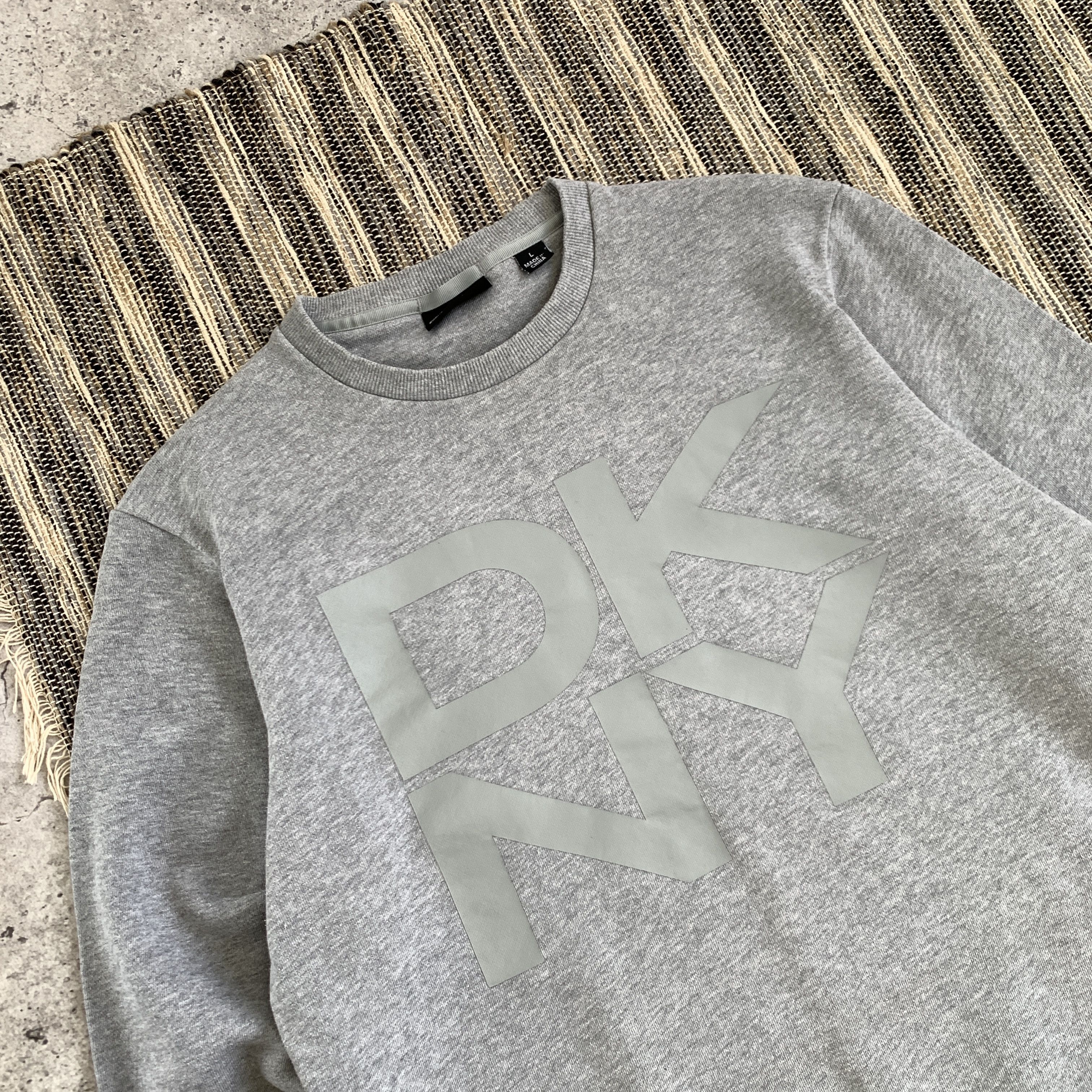 DKNY Vintage DKNY Donna Karan Graphic Grey Crewneck Sweatshirt Size US L / EU 52-54 / 3 - 4 Thumbnail