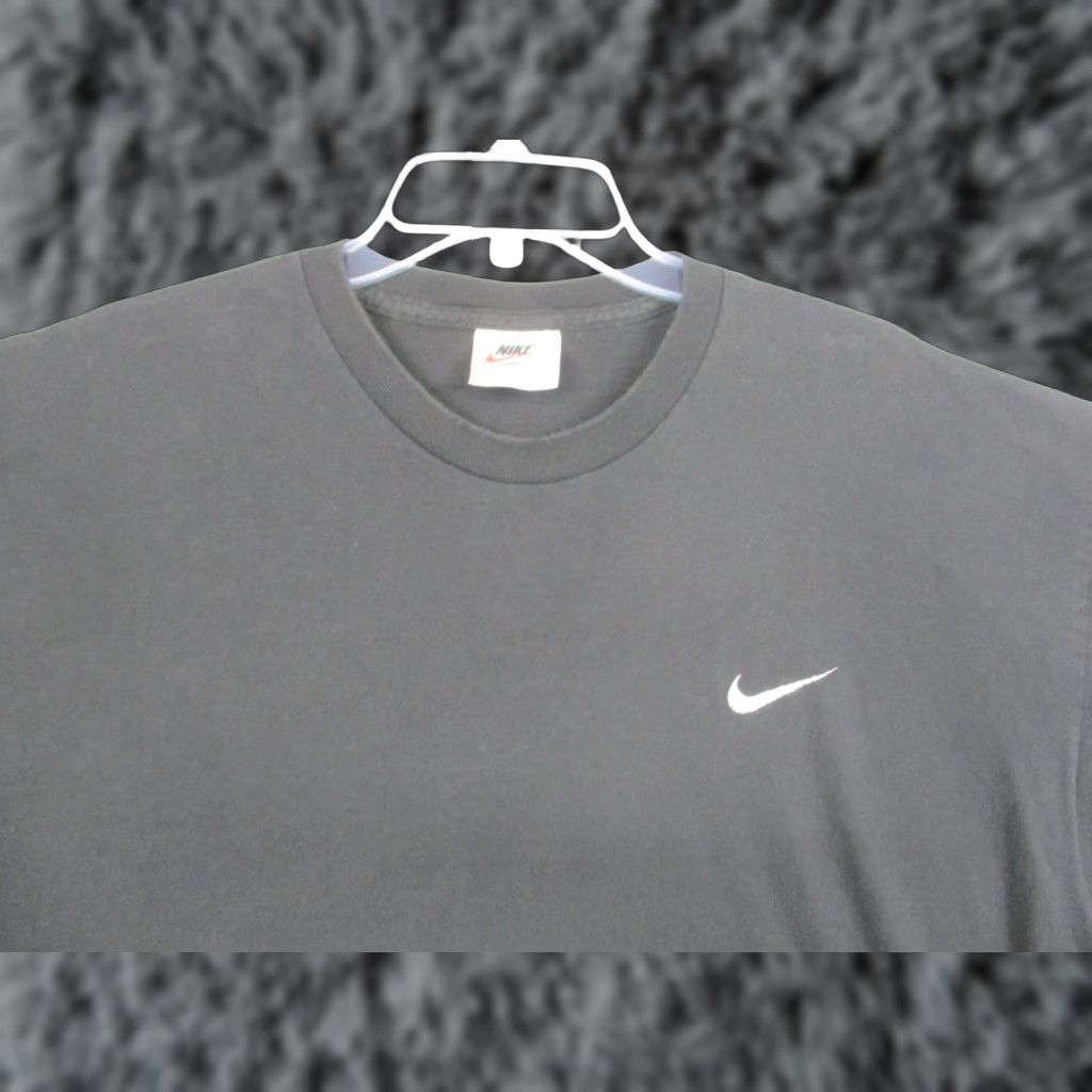 Nike VINTAGE Nike Shirt Mens XL Black Swoosh Cotton Made USA 90s Tee T-Shirt Size US XL / EU 56 / 4 - 1 Thumbnail