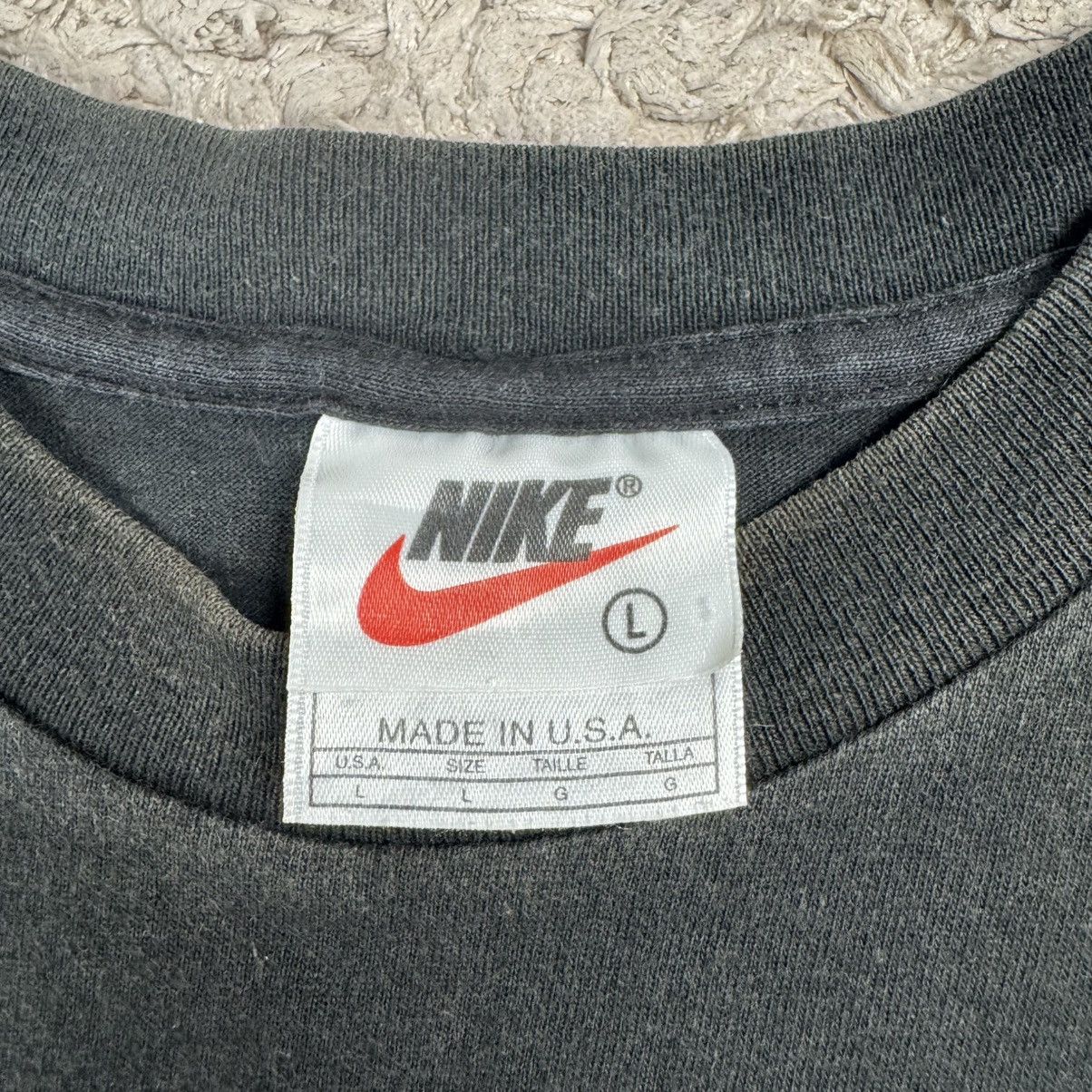 Nike Vintage Faded Nike Ndestrukt Centre Swoosh T-shirt Size US L / EU 52-54 / 3 - 17 Thumbnail