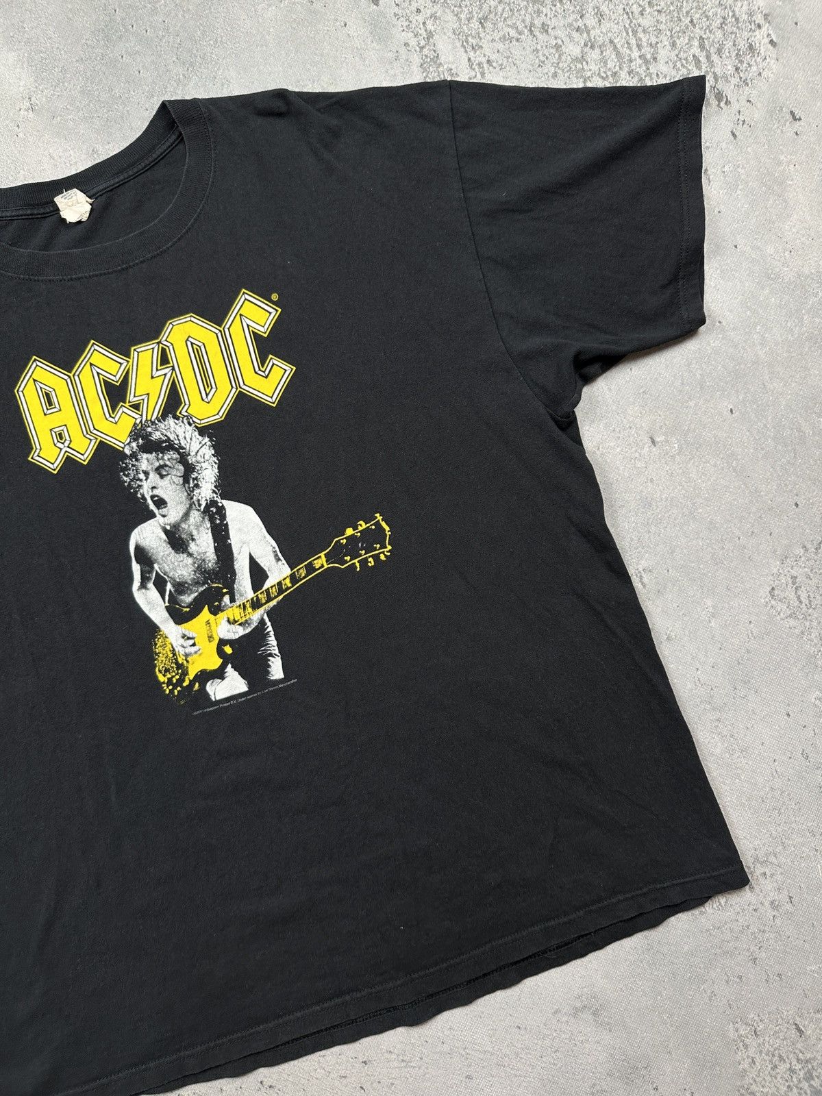 Band Tees Vintage 2009 AC/DC Angus Young Graphic Band Tee Anvil Rock Size US XXL / EU 58 / 5 - 3 Thumbnail