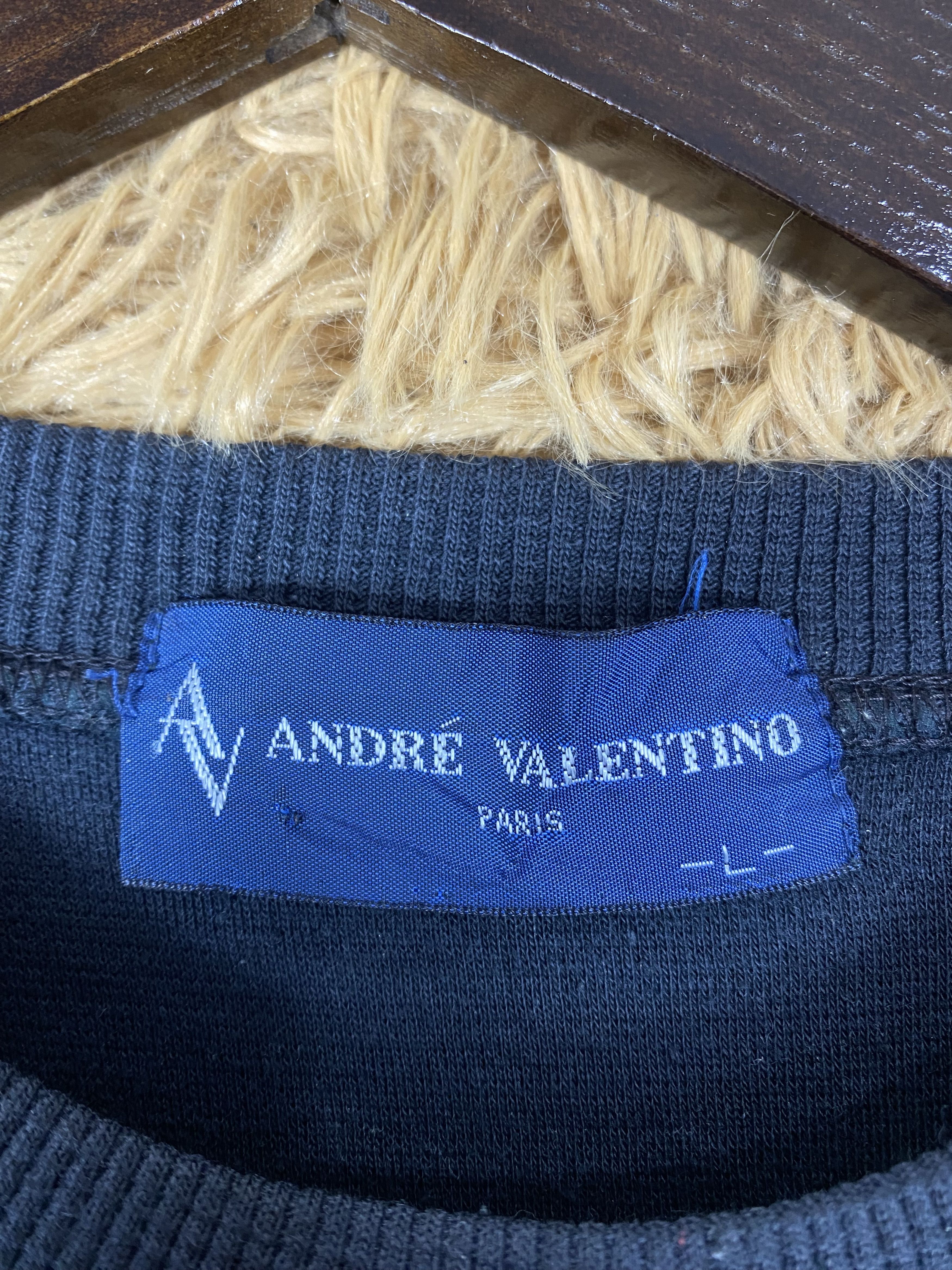 Vintage Vintage Andre Valentino Sweatshirts DJ1086 Size US L / EU 52-54 / 3 - 8 Thumbnail