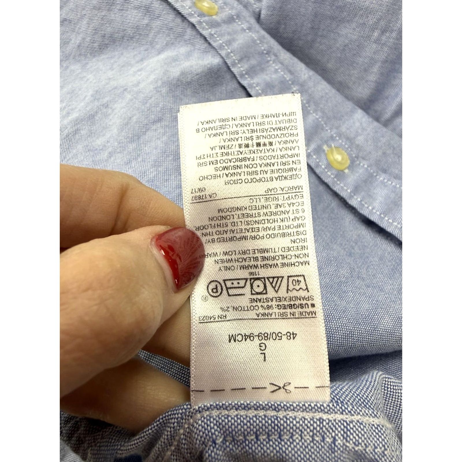 Gap Gap Shirt Mens Large Blue Chambray Long Sleeve Button Front Standard Fit Stretch Size US L / EU 52-54 / 3 - 5 Thumbnail