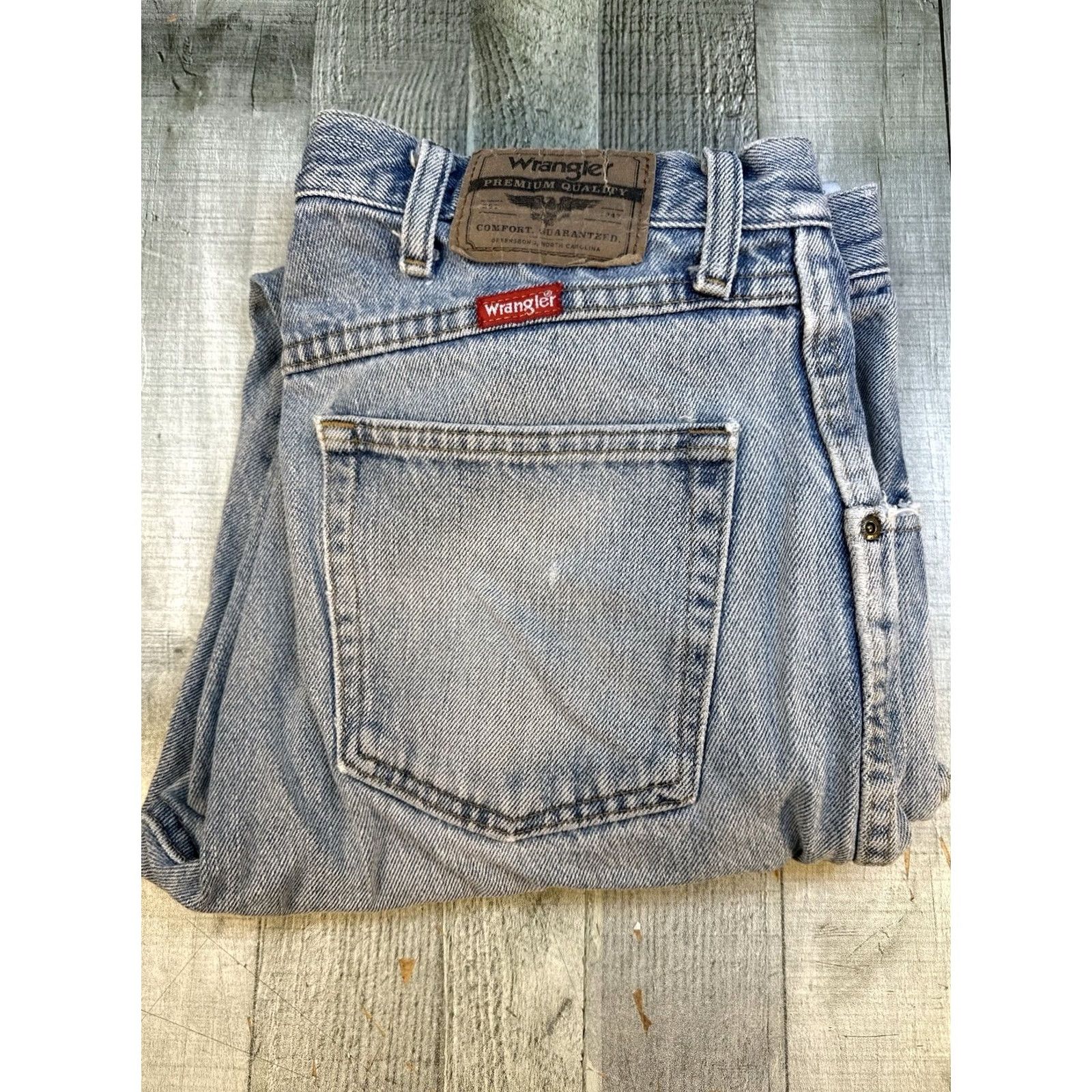 Wrangler VINTAGE Wrangler Jeans 34x32 Light Wash USA Made Red Tag Premium Quality Denim jeans Mens 34 34x32 Light Blue Red USA Wrangler Size US 34 / EU 50 - 2 Thumbnail
