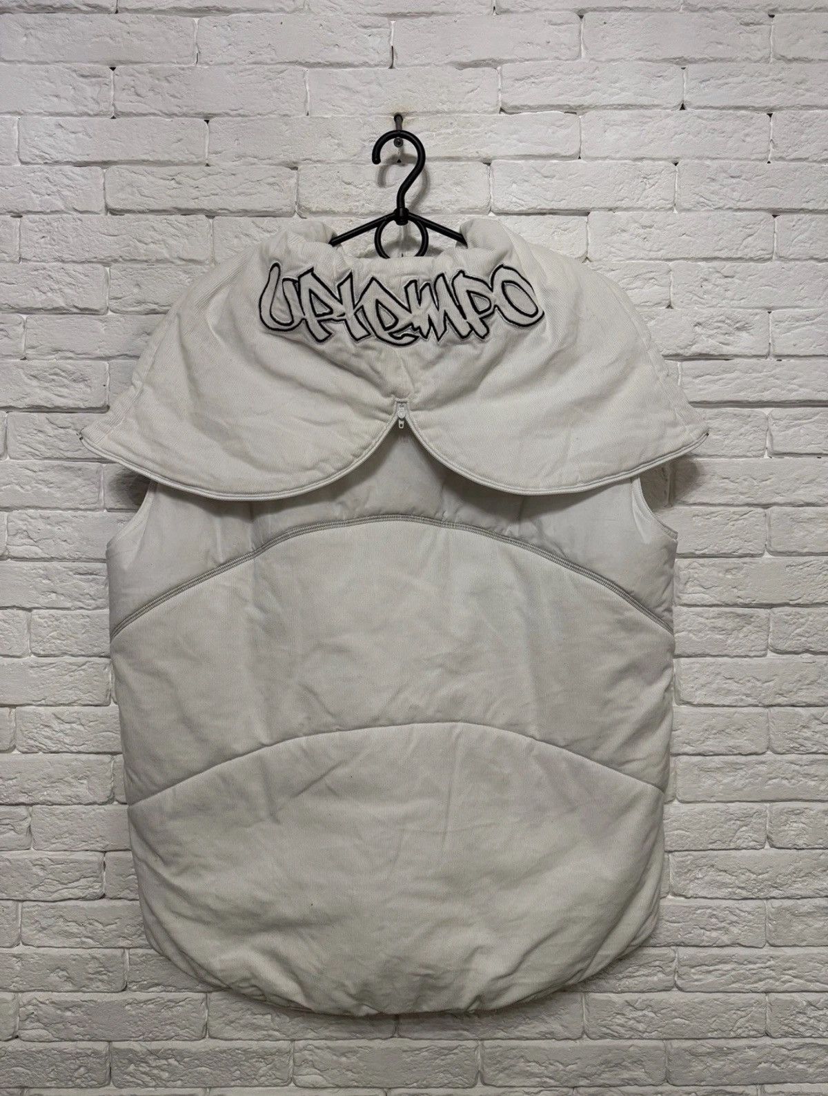 Nike Rare Vintage Nike UpTempo Puffer Vest White With Sptit Hood Size US M / EU 48-50 / 2 - 1 Thumbnail