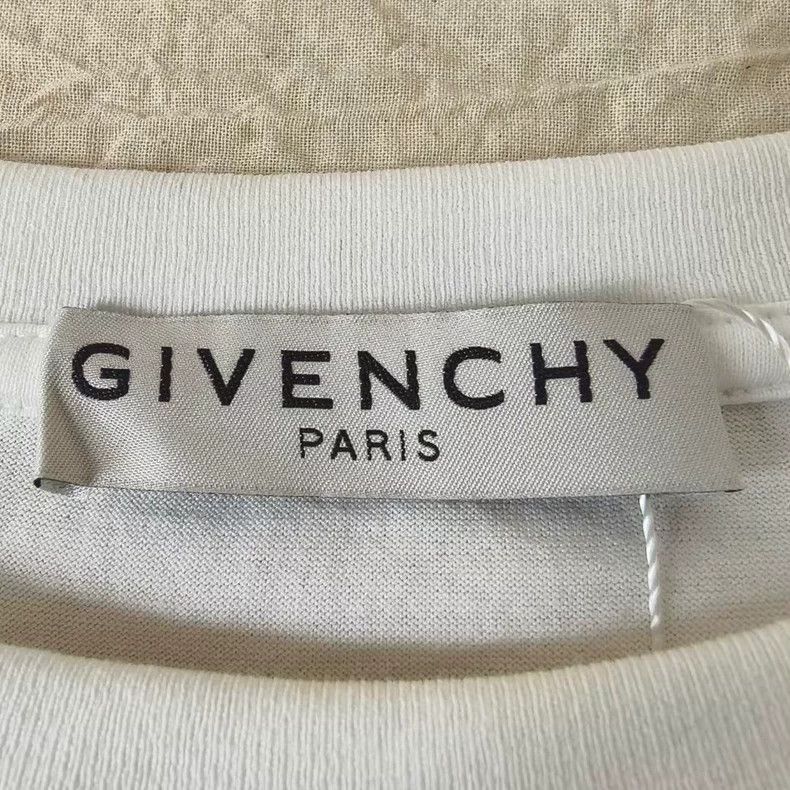 Givenchy Givenchy Givenchy Short Sleeve TShirt with Graphic Print - Size US XL / EU 56 / 4 - 3 Thumbnail
