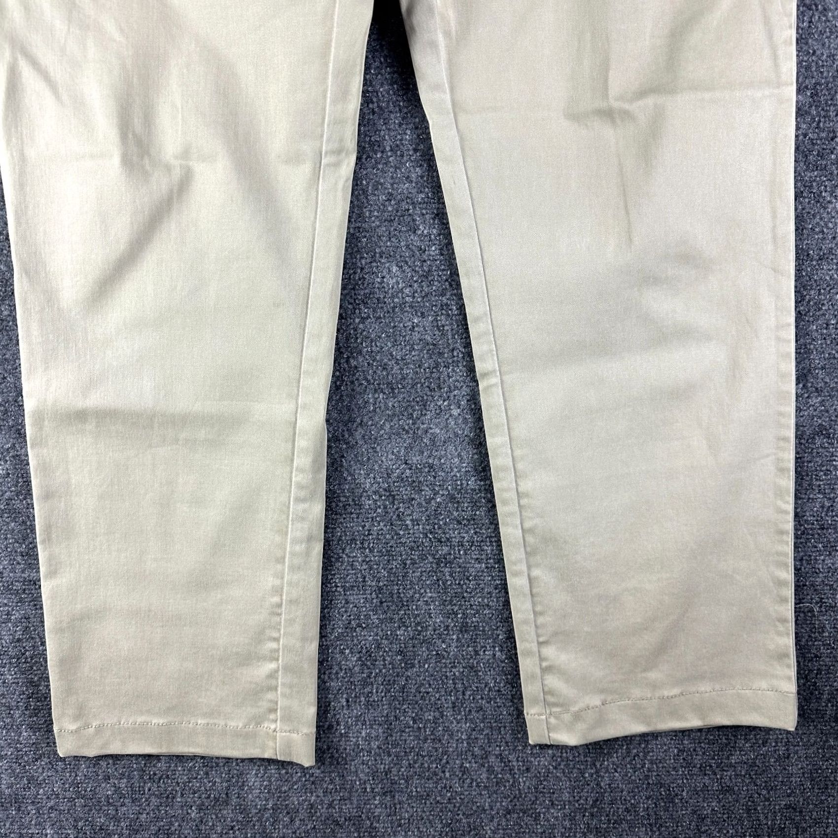 Tommy Bahama Tommy Bahama Pants Mens 35 Straight Leg Beige Chino Cotton Stretch Pockets Belt Loops Flat Front Zip Front Size US 35 - 2 Thumbnail