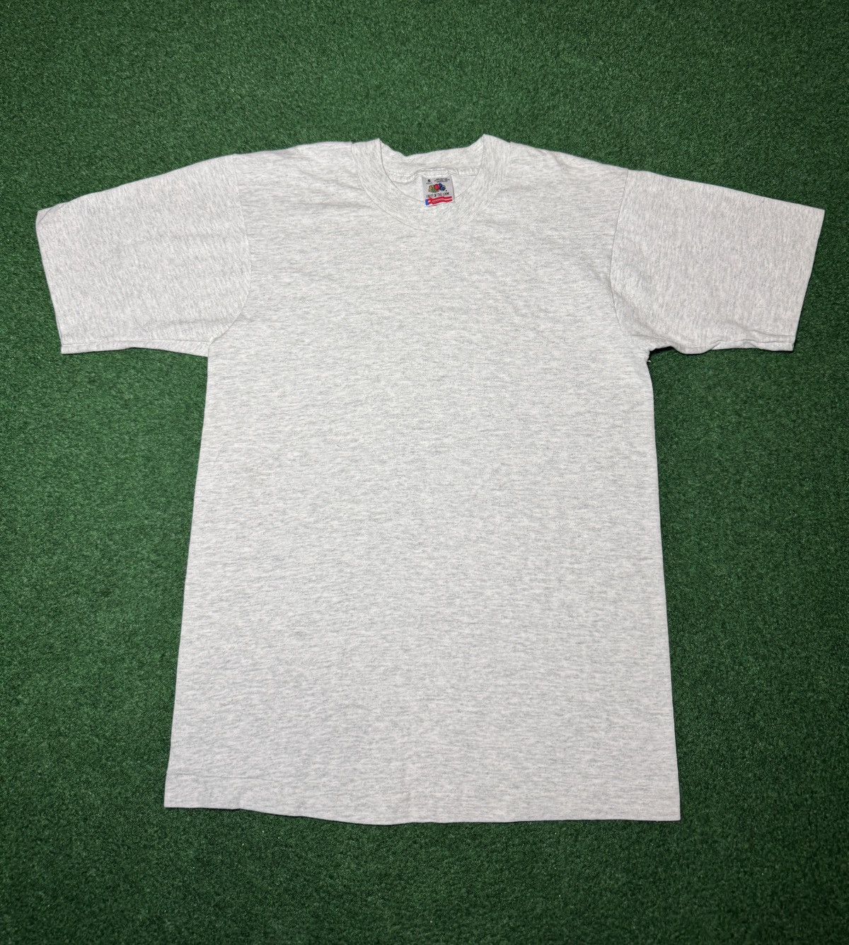 Fruit Of The Loom Fruit Of The Loom Vintage 90s Blank Minimalist Small T Shirt Size US S / EU 44-46 / 1 - 1 Thumbnail