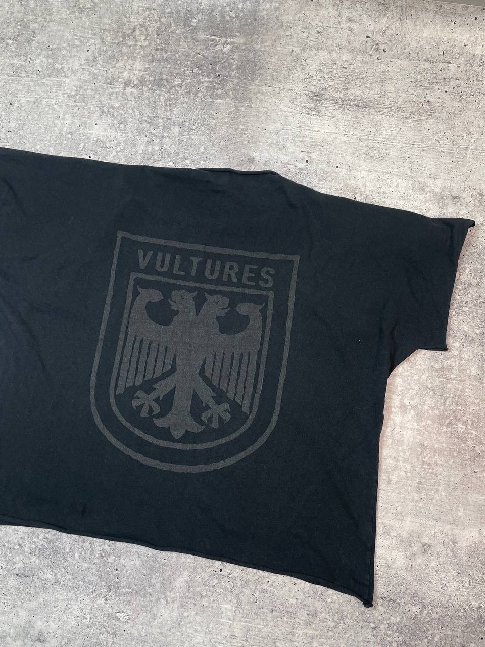 Kanye West Vultures Kanye West Promo Big Logo Merch Tee T-Shirt Y2K Size US L / EU 52-54 / 3 - 2 Thumbnail