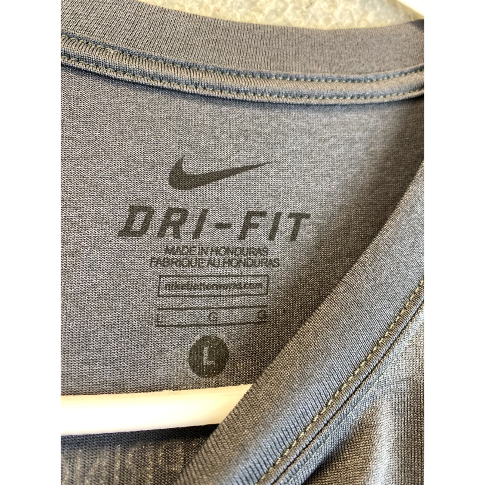 Nike Nike Shirt Mens Large Gray Short Sleeve Active Logo Gym 94-32 Sports Logo Men T-Shirt Size US L / EU 52-54 / 3 - 7 Thumbnail