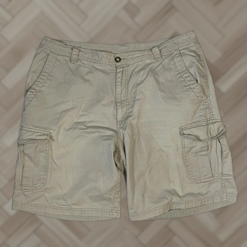 Vintage Columbia Mens Cargo Shorts Beige Kahki Tan Light Wash Size 38x10 Cargo Shorts Beige Kahki Tan Light Wash Regular Mens Size US 38 / EU 54 - 1 Thumbnail