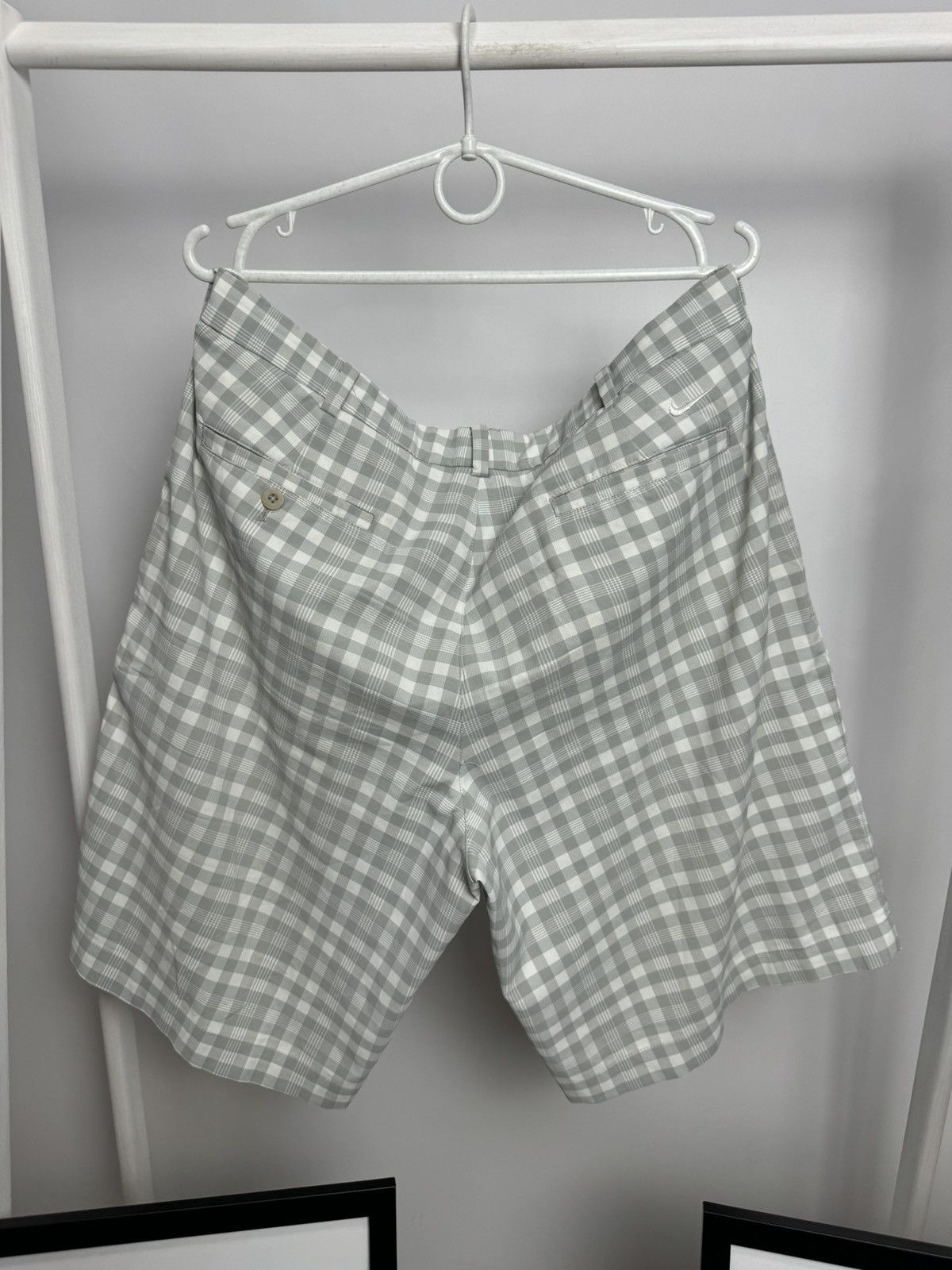 Nike Rare Nike Golf Shorts Size US 36 / EU 52 - 2 Thumbnail