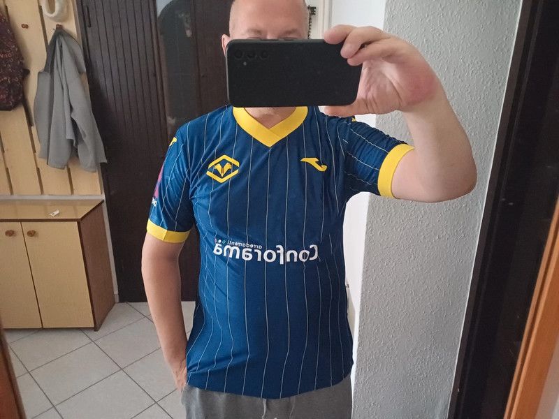 Joma Joma Hellas Verona 2024-25 home shirt Size US L / EU 52-54 / 3 - 14 Thumbnail