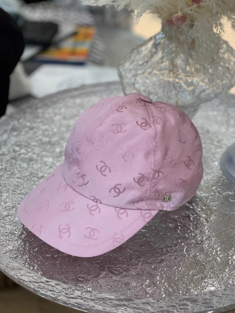Chanel Chanel 26c pink logo silk baseball cap Size ONE SIZE - 1 Thumbnail