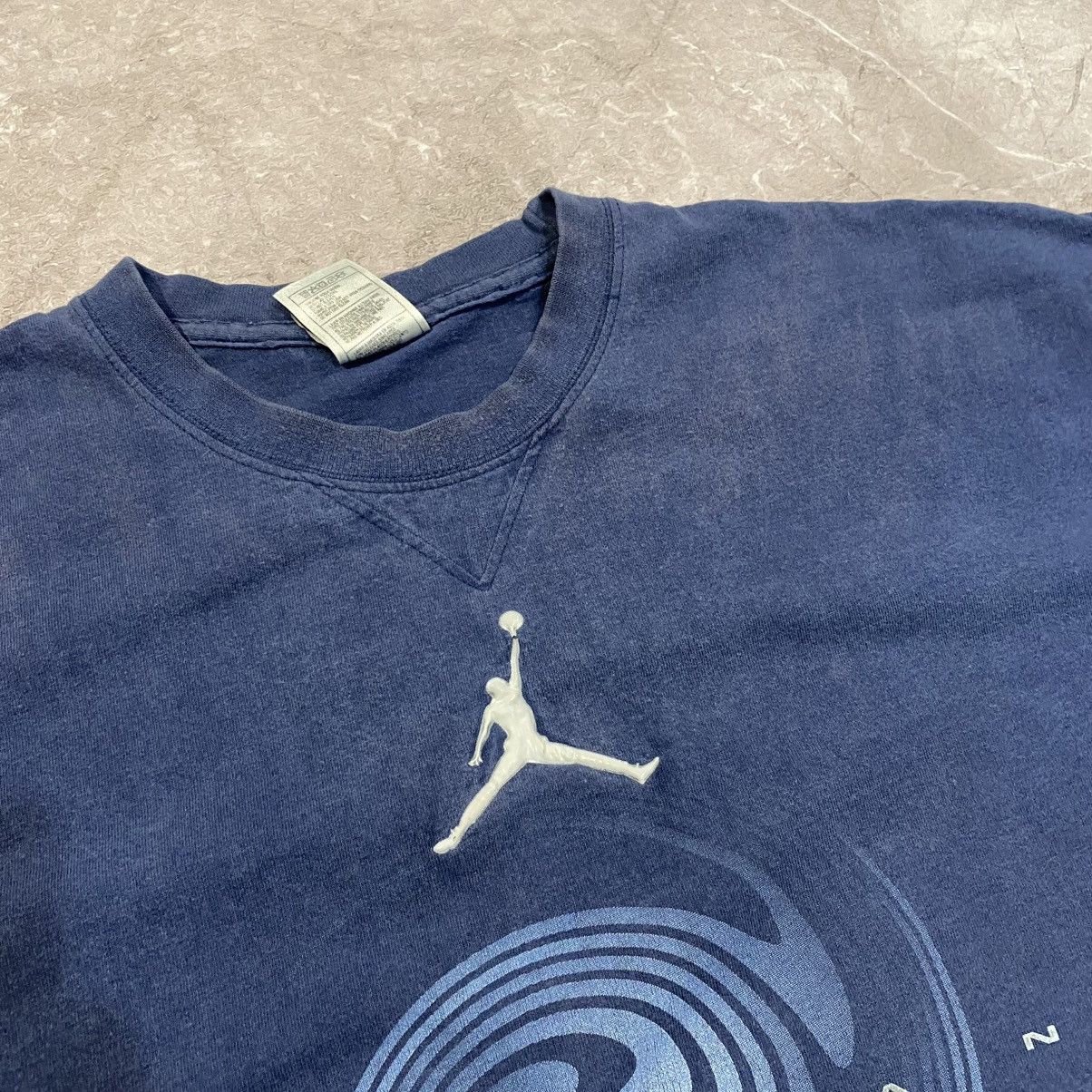 Jordan Brand VINTAGE NIKE JORDAN CENTER LOGO TEE FADED 90S Size US XL / EU 56 / 4 - 7 Thumbnail