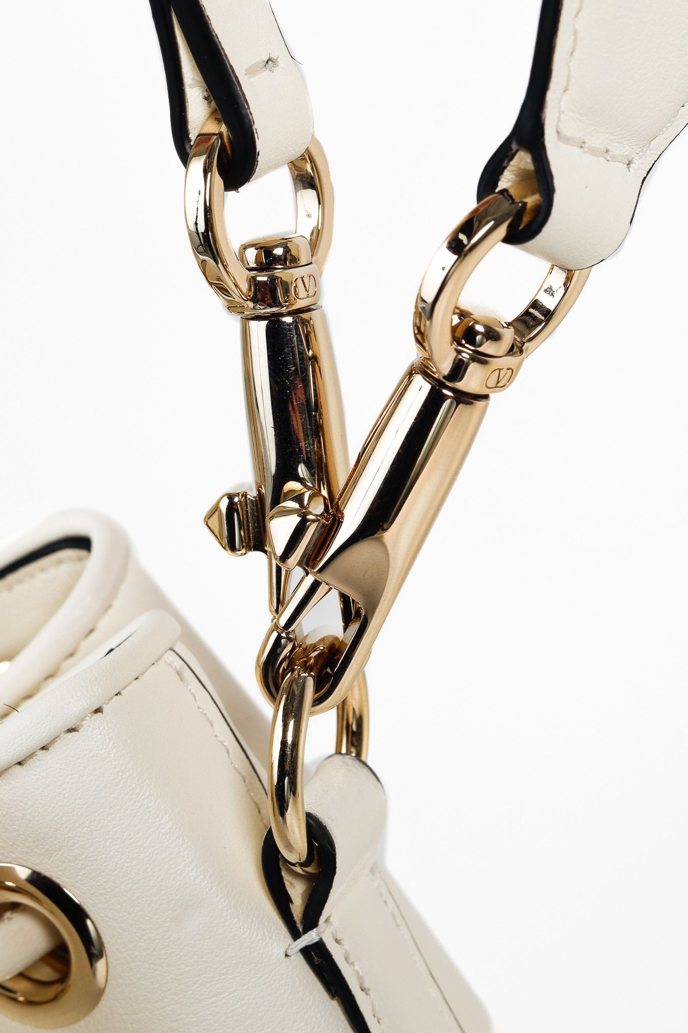 Valentino Valentino Garavani Ivory Off-White Loco Calfskin Bucket Bag Size ONE SIZE - 9 Thumbnail