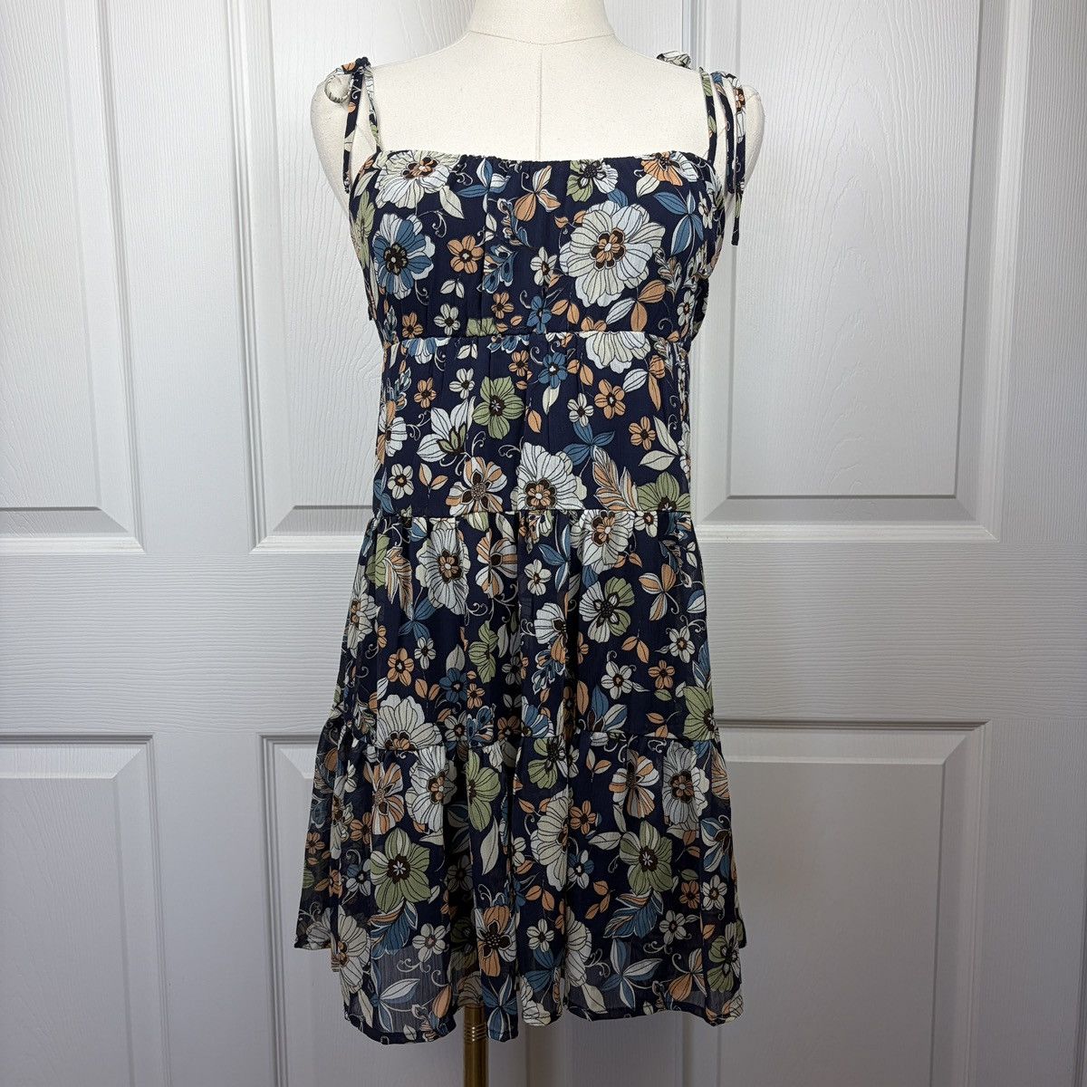 Other All in favor navy floral tiered mini dress Size XS / US 0-2 / IT 36-38 - 1 Thumbnail