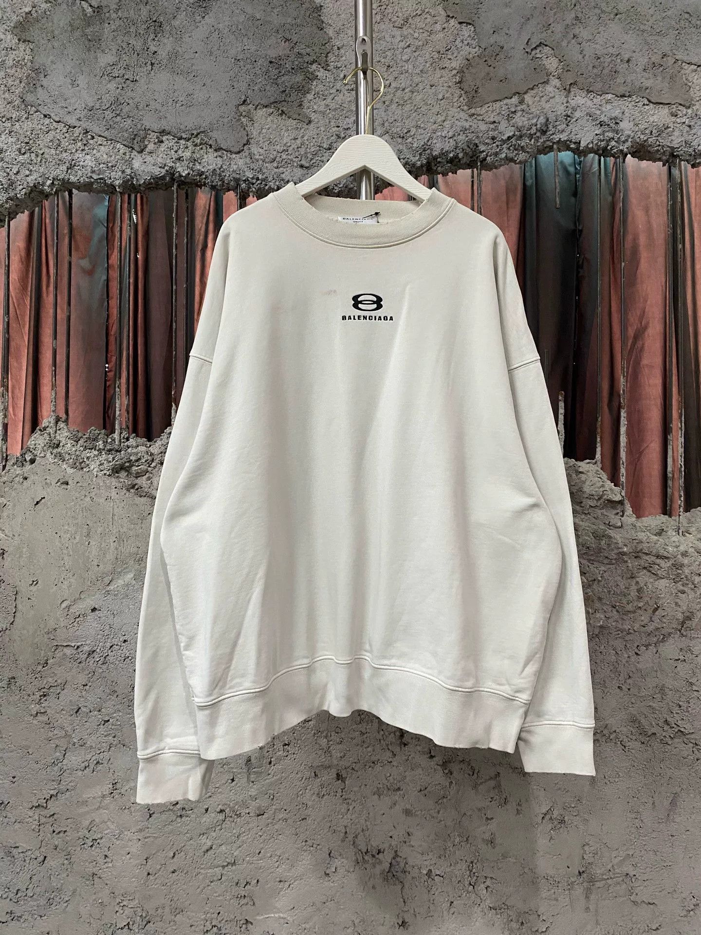 Balenciaga balenciaga snow series embroidered sweatshirt Size US M / EU 48-50 / 2 - 1 Thumbnail