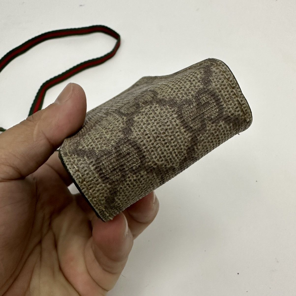 Gucci ‼️YES‼️ GUCCI GG SUPREME MOBILE PHONE LANYARD NECK STRAP BAG Size ONE SIZE - 6 Thumbnail