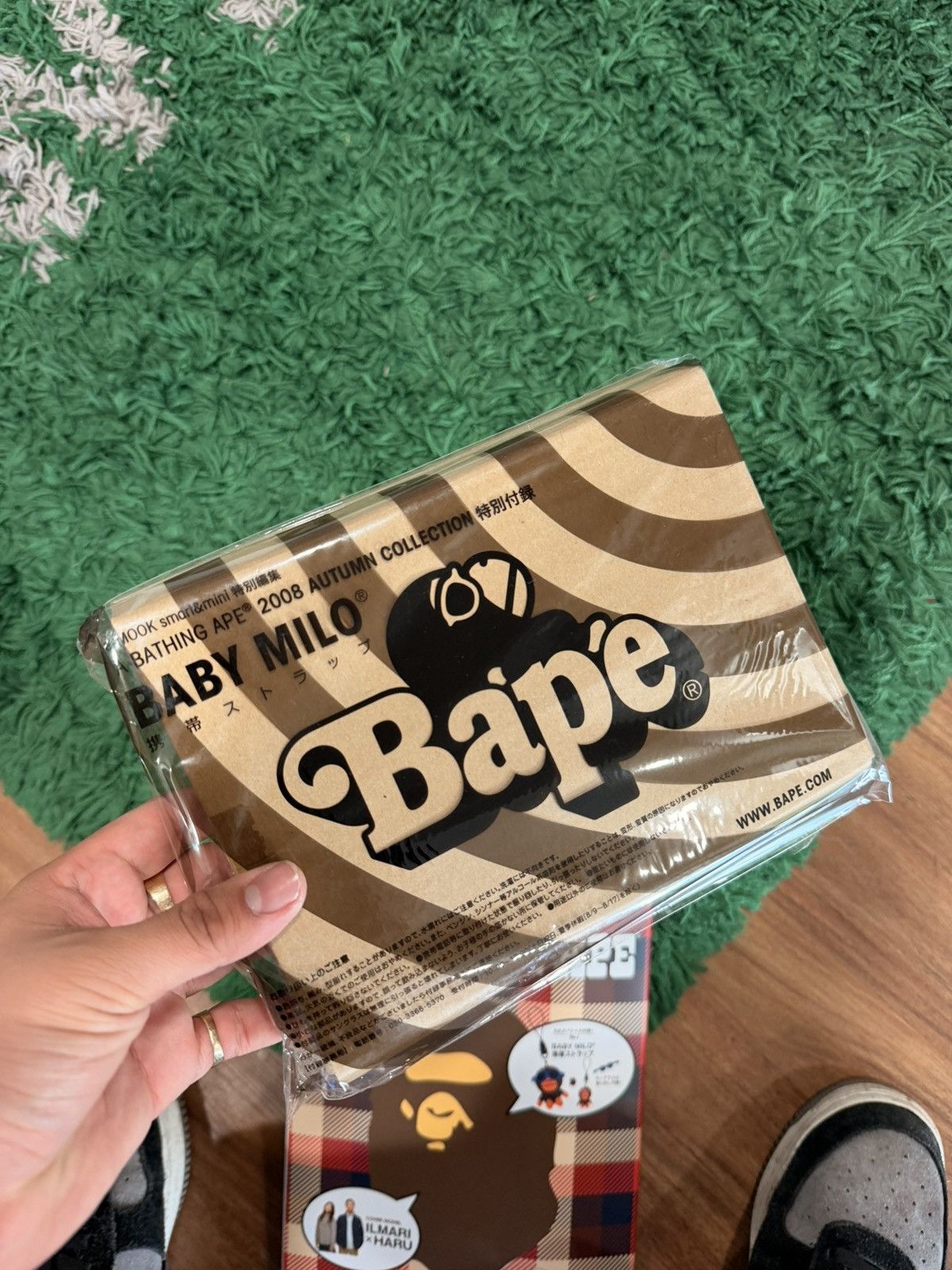 Bape BAPE - Baby Milo Strap + Sticker Set + 2008 Autumn Magazine Size ONE SIZE - 4 Thumbnail