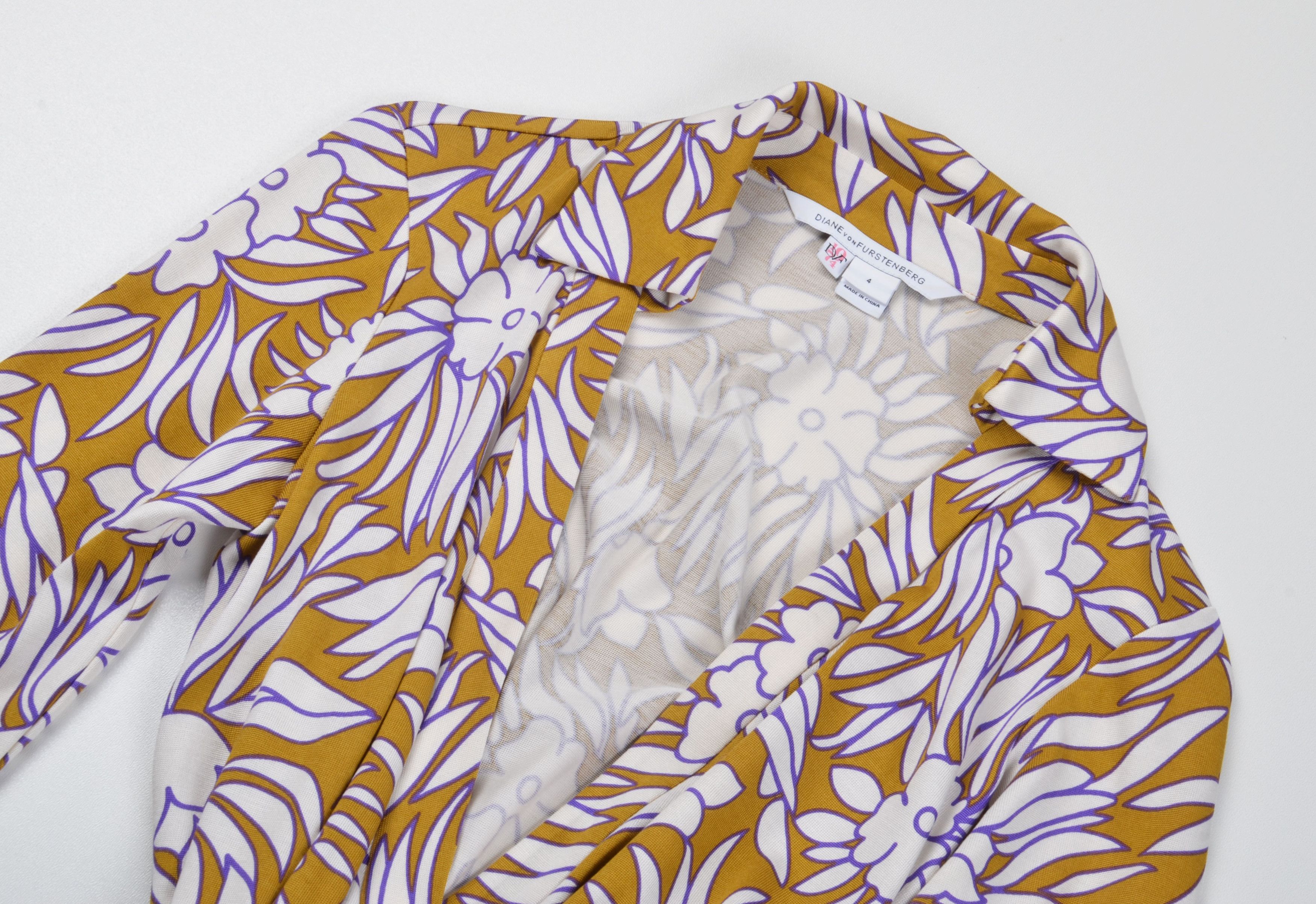Diane von Furstenberg Diane von Furstenberg 100% Silk Floral Wrap Dress Size S / US 4 / IT 40 - 4 Thumbnail