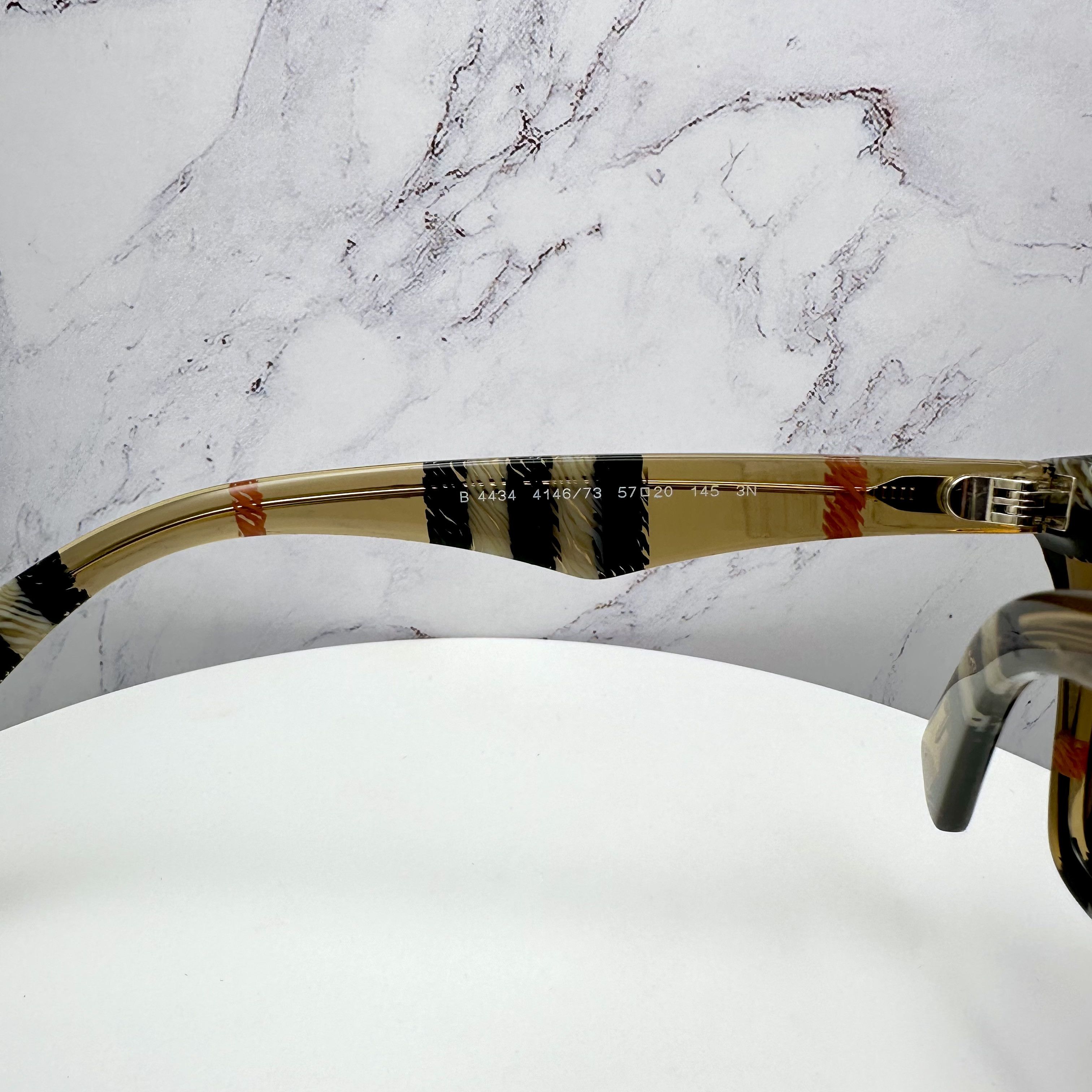 Burberry New Burberry Sunglasses Brown Black Square Classic Check Size ONE SIZE - 21 Thumbnail