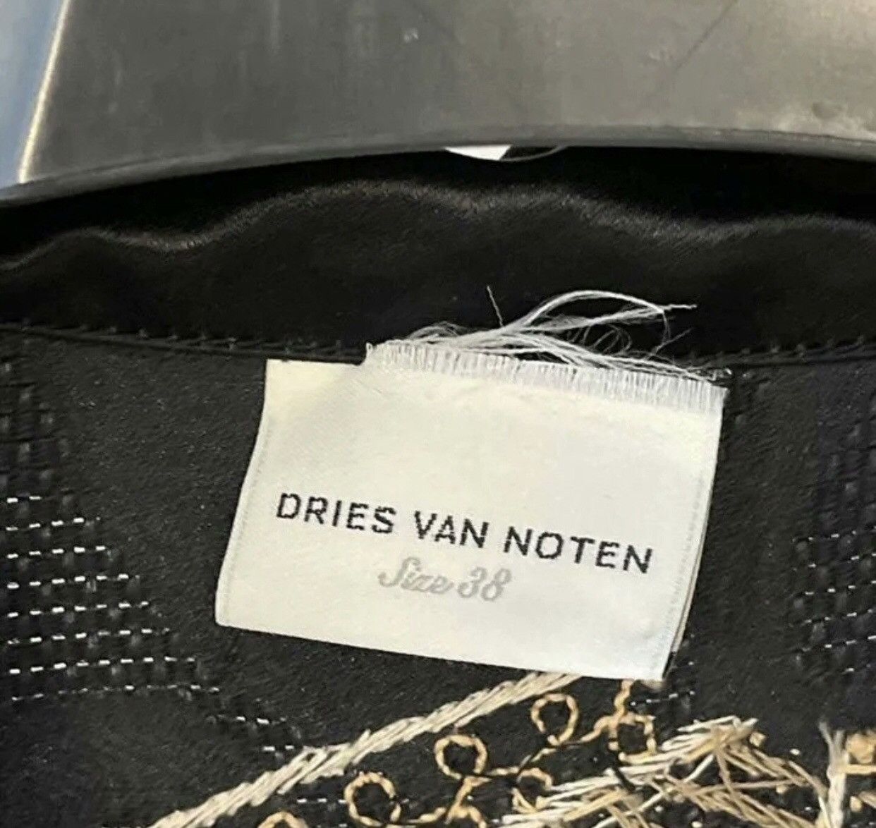 Dries Van Noten Dries van noten Heavy embroidered coat 2412-Nextarrow Size US S / EU 44-46 / 1 - 4 Thumbnail